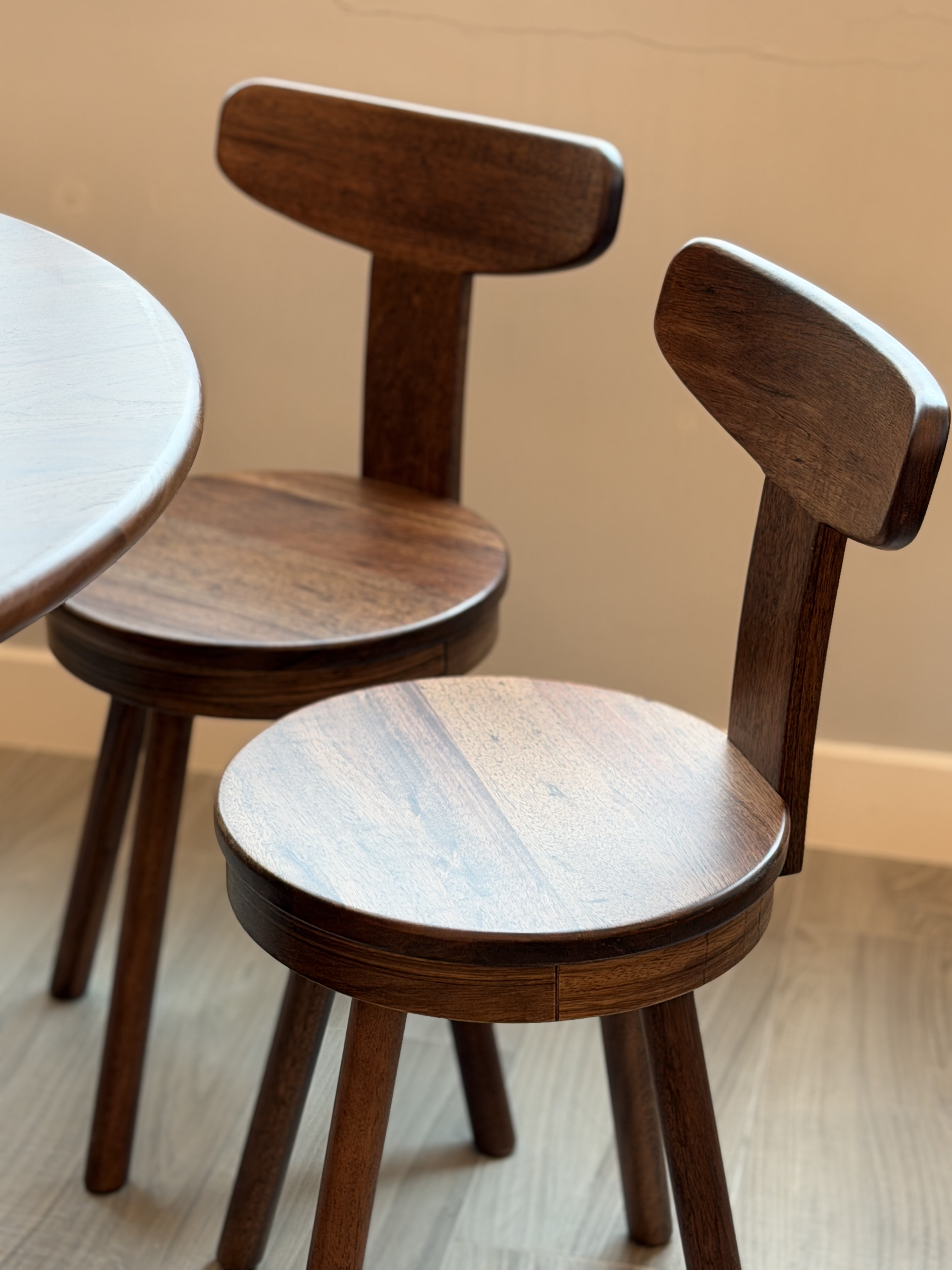 新品推介 CLOVER Swivel Chair 
