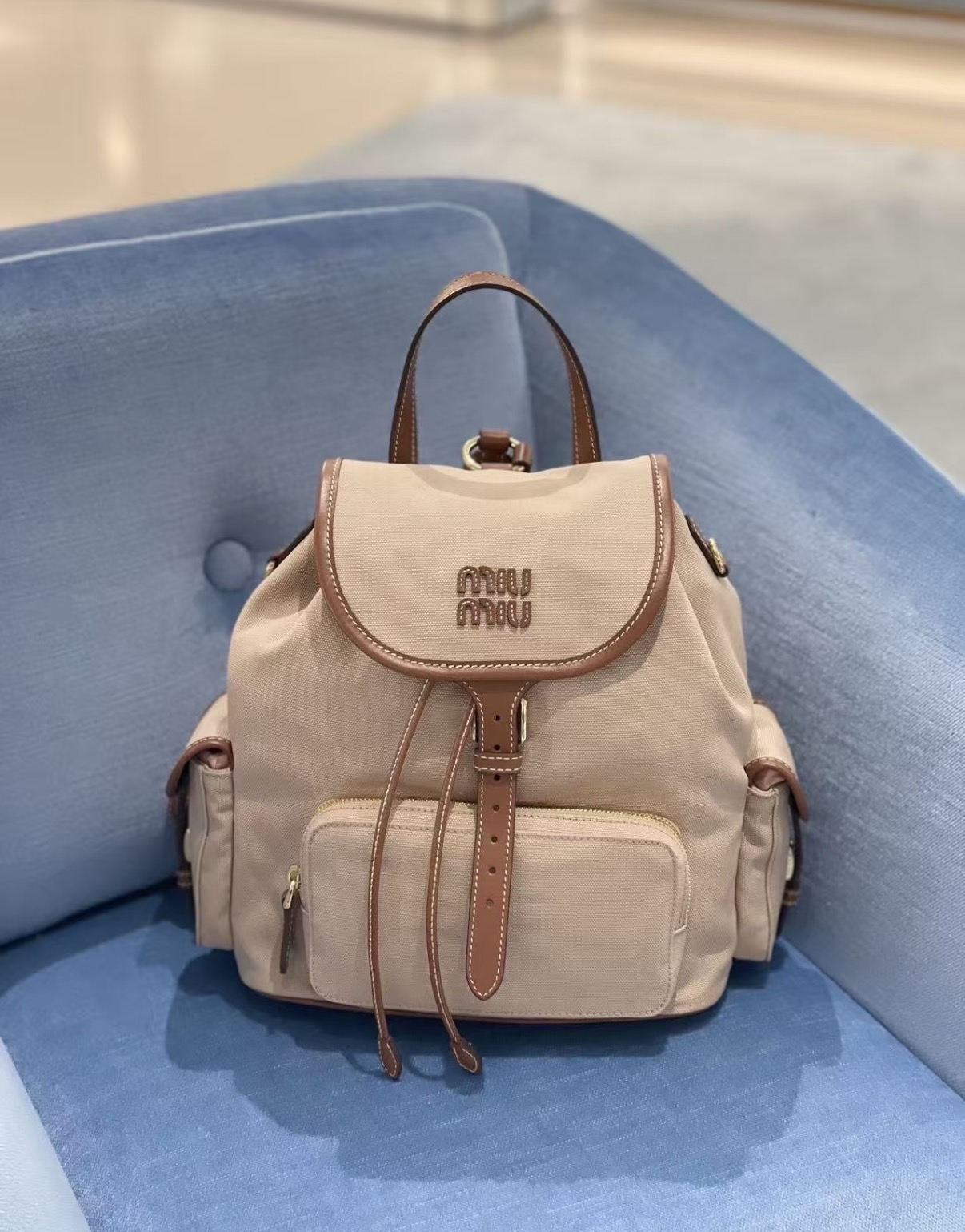 精選貨品優惠💖新色🆕訂貨📮MIUMIU Large backpack   Size 29.5x25x12.5cm Color: Cord Beige/Brandy