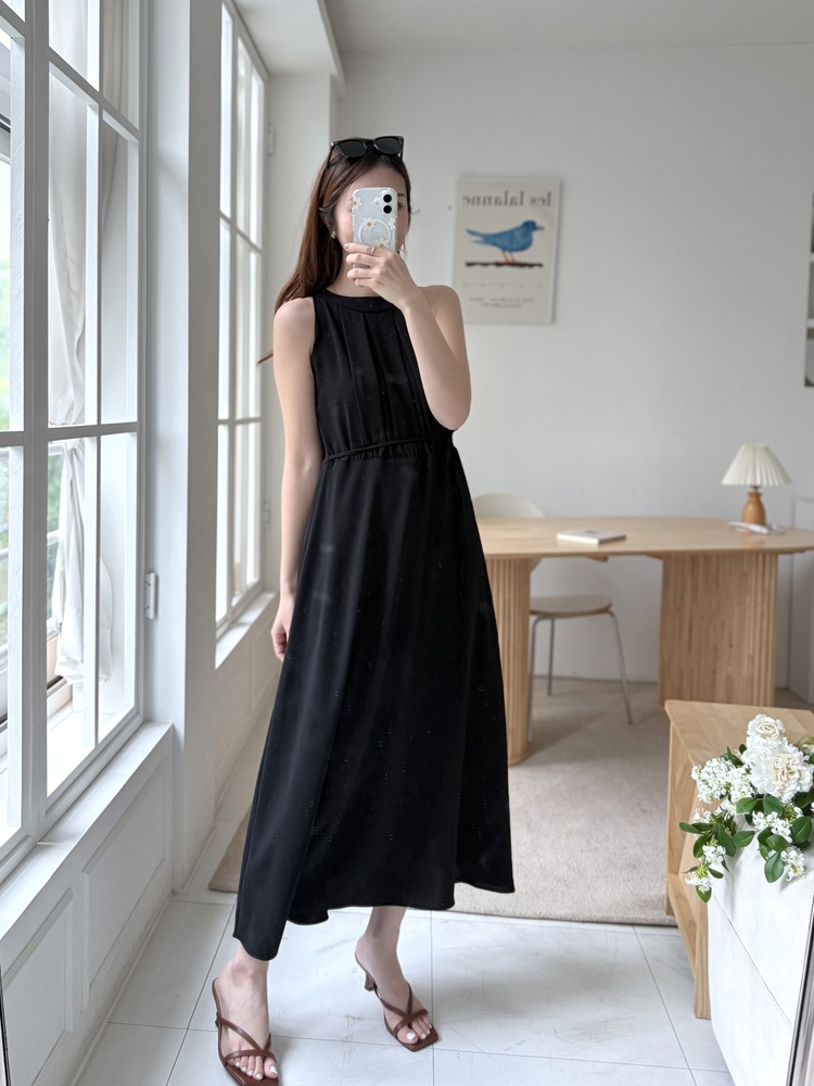Pleated Halter Maxi Dress (Black)
