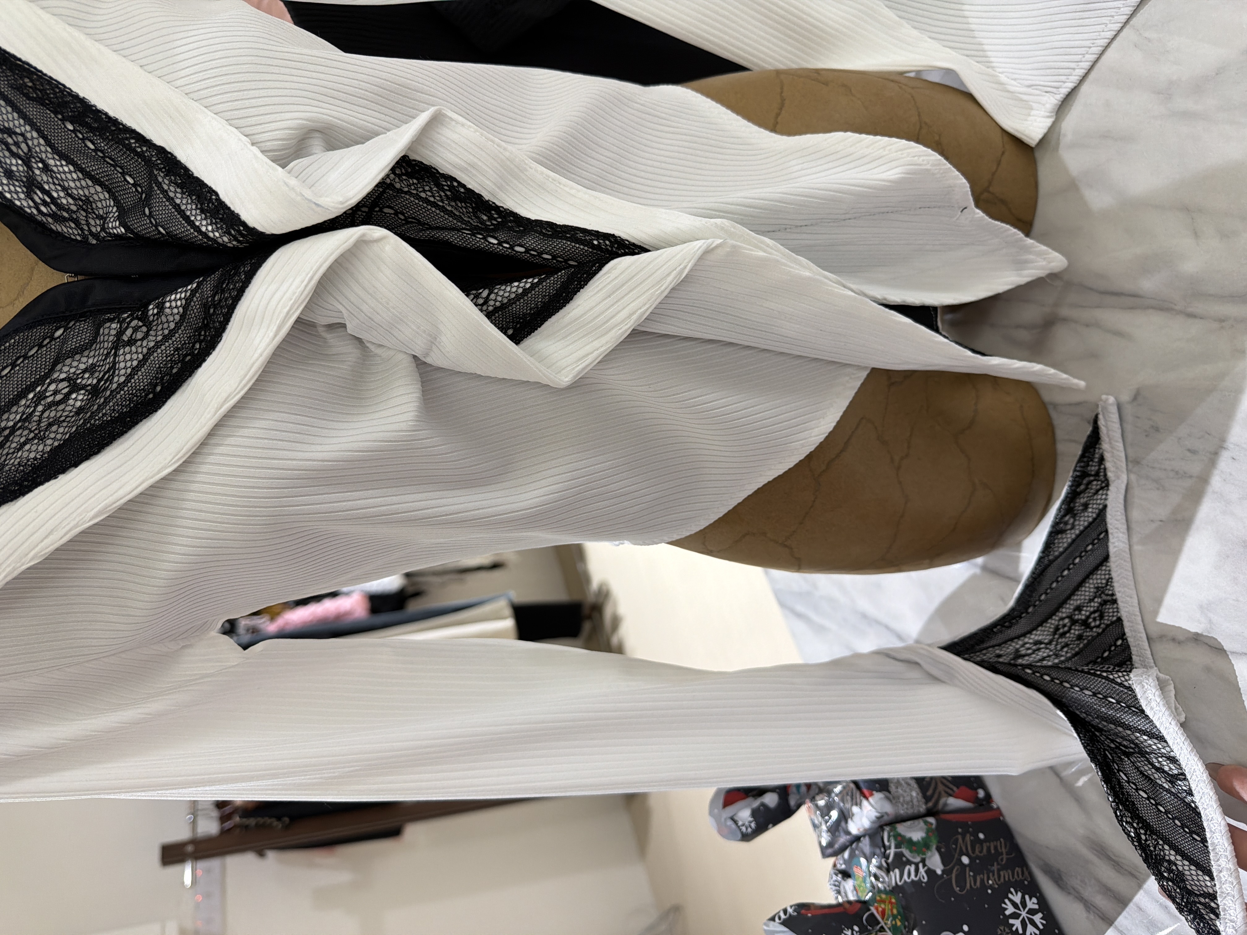 蕾絲针织气质款长袖上衣