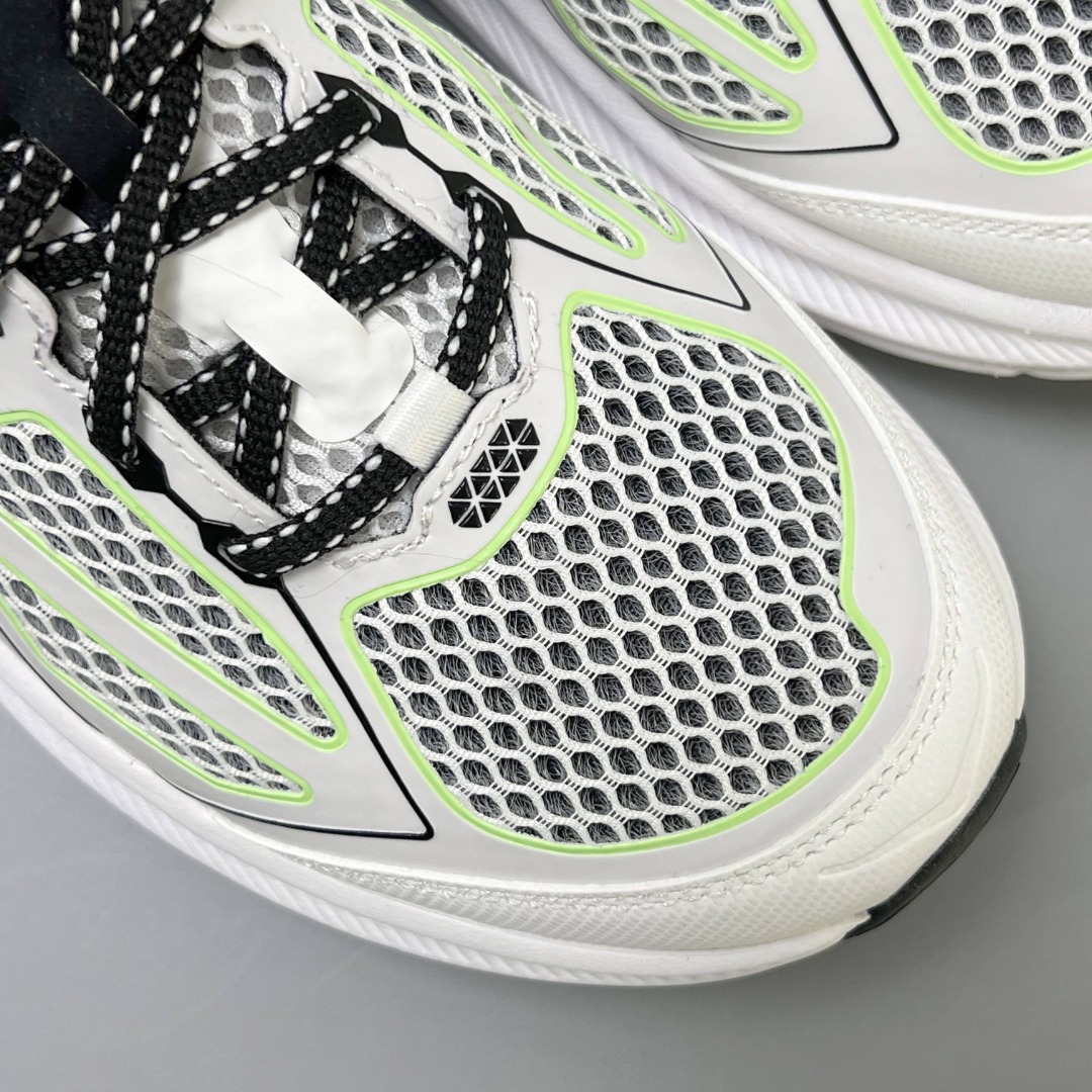 HOKA ONE ONE Clifton One9