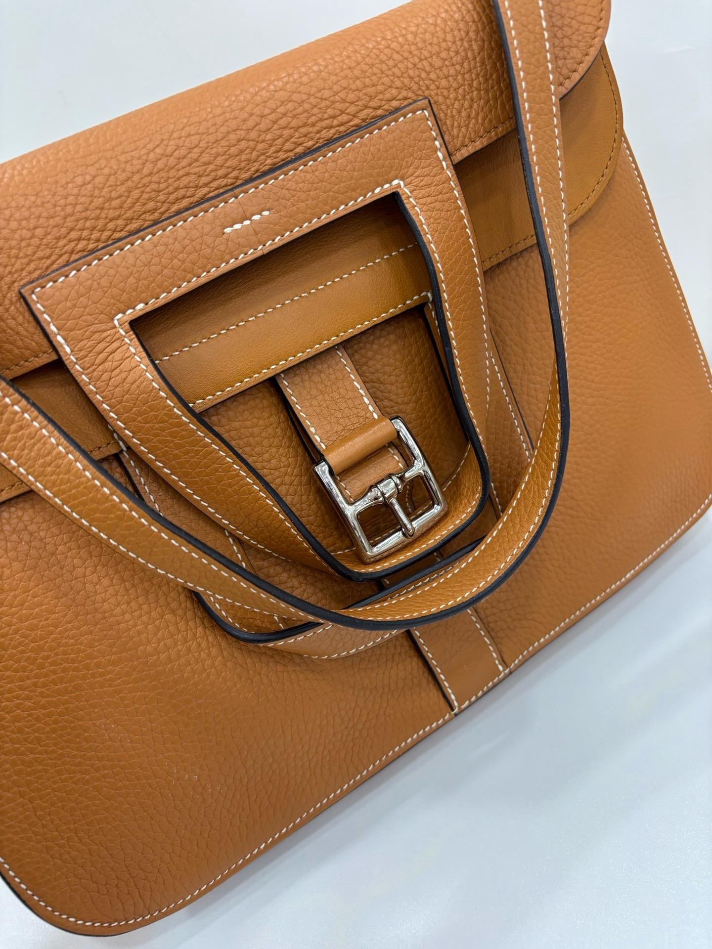 Pre-Owned HERMÉS Halzan 31 / Product Code:26052205