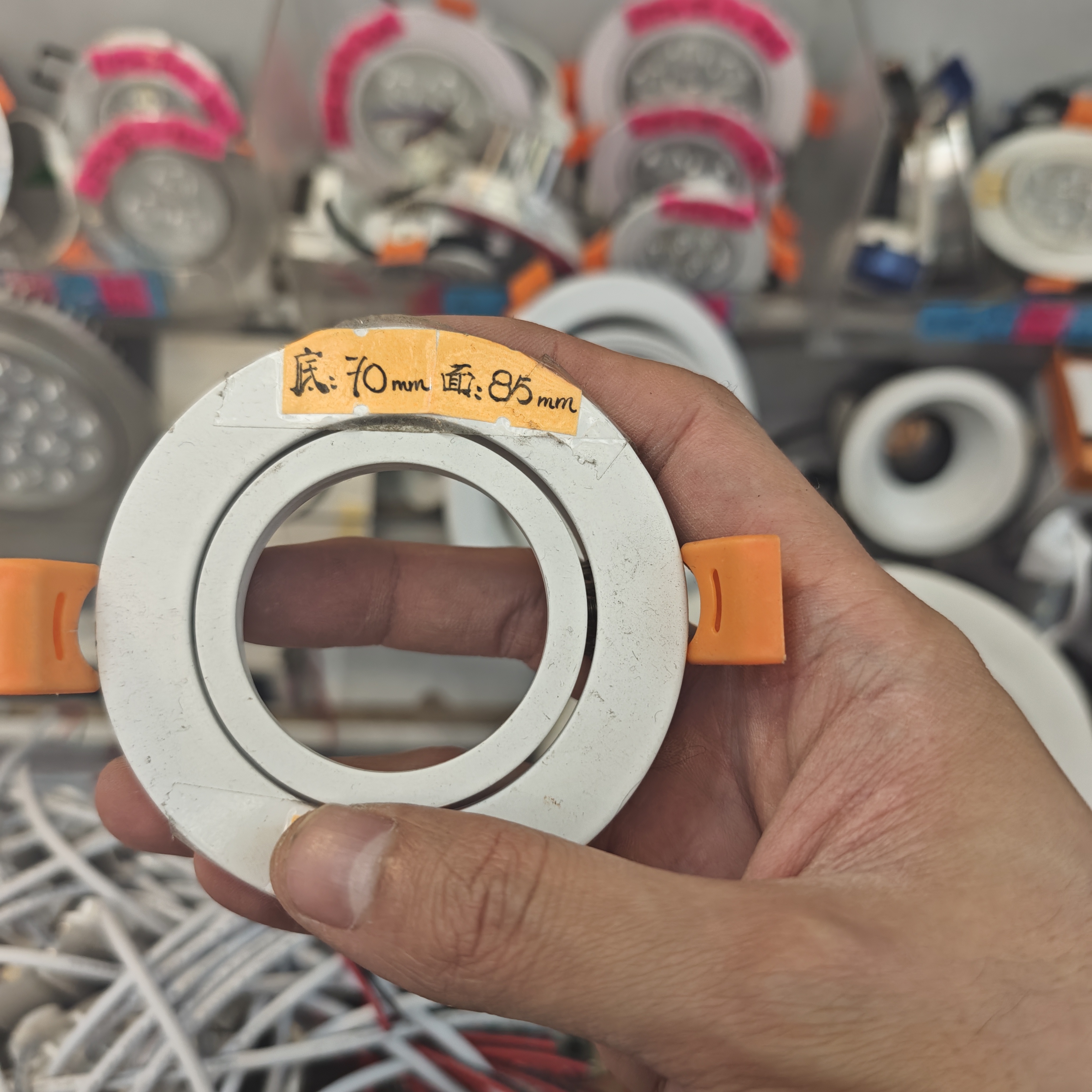 白色 可調節角度千秋架 平面  假天花用平板燈燈殼