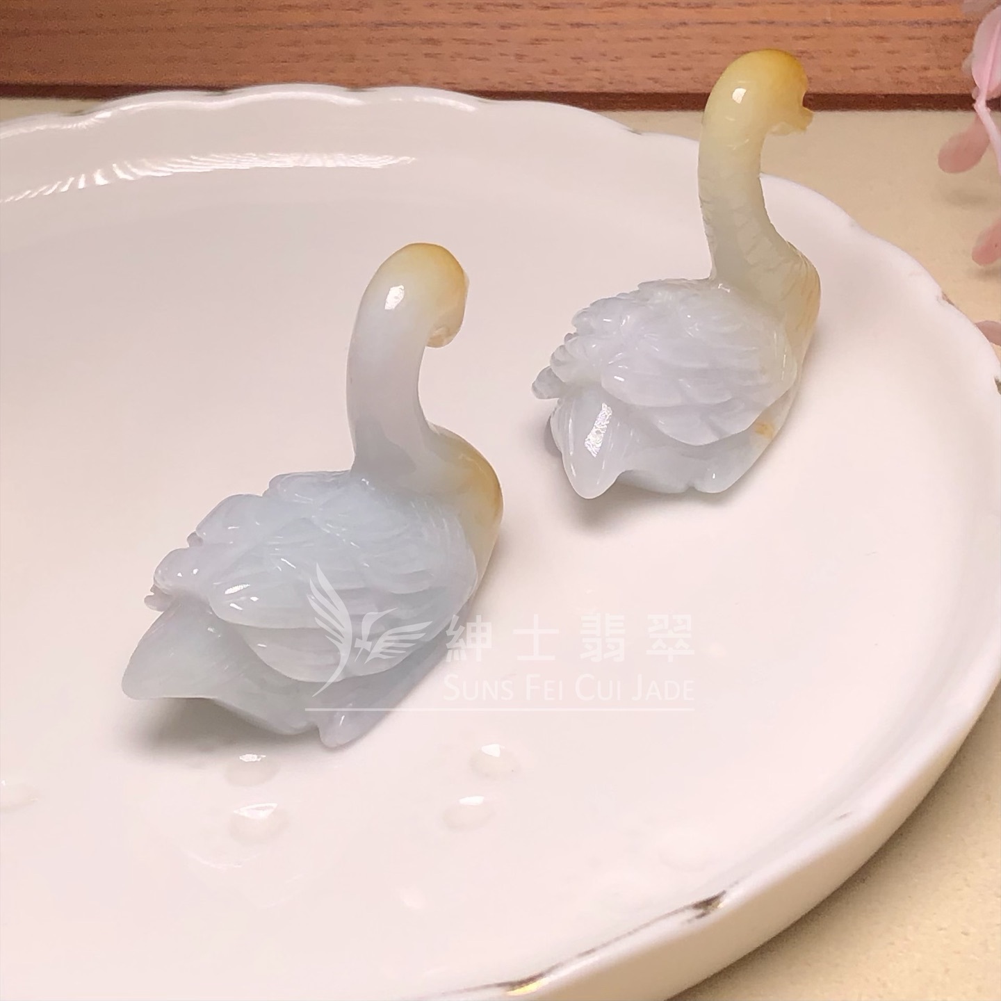 糯種帶翡色天鵝一對