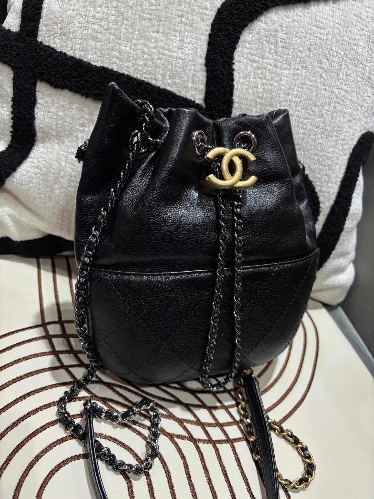CHANEL Small Gabrielle bucket chain Shoulder Bag 黑色魚子醬牛皮cc 調節扣肩背包100%Authentic, 98%new ✅card ✅dust bag ✅box 