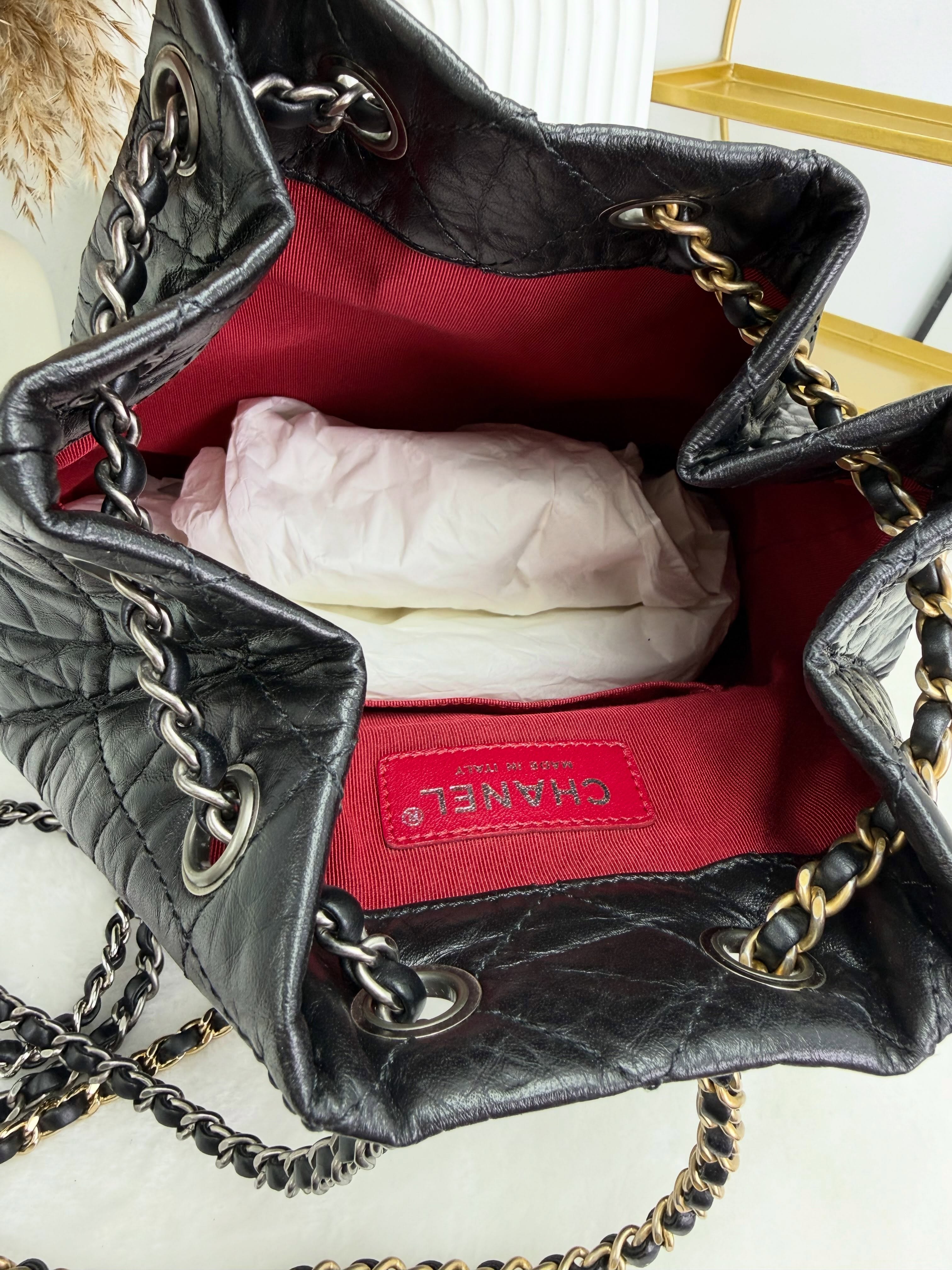 👜 PRE OWNED 💼Gabrielle Small Bucket Bag 黑色 金銀雙色鏈條 有卡有塵袋有盒 29開🖤
