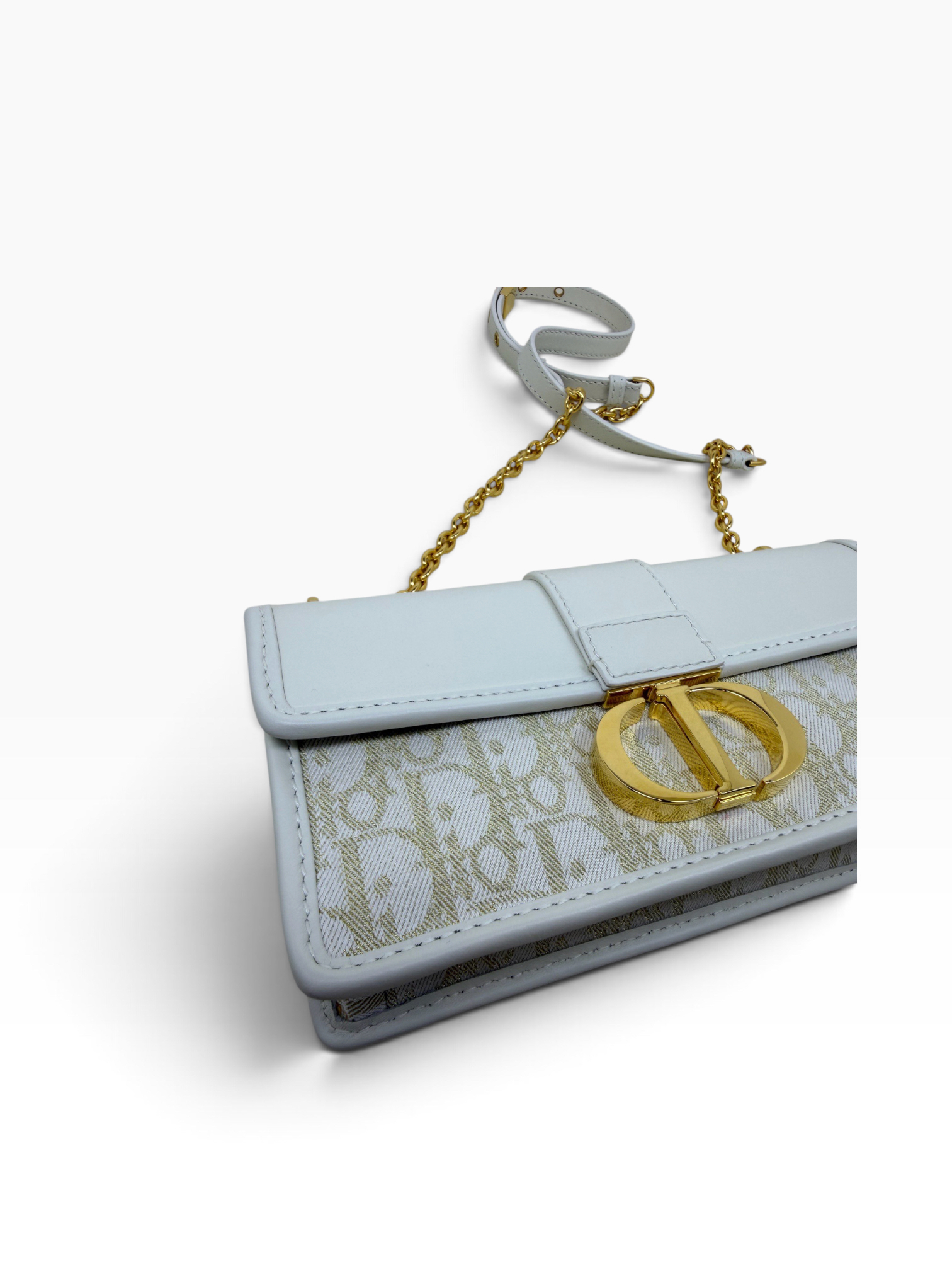 Pre owned Dior 30 Montaigne East-West K08171