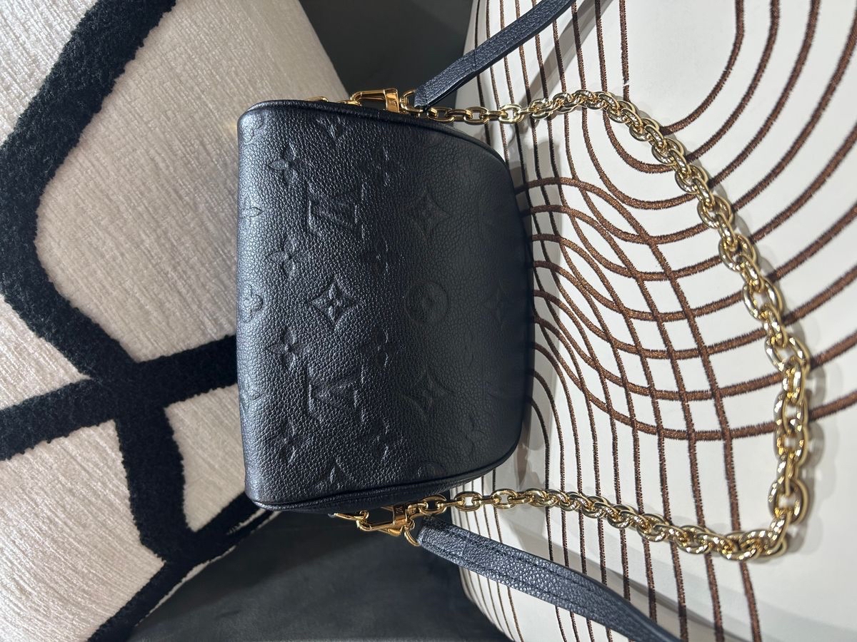 Lv Mini Bumbag Shoulder Bag 黑色M46917 Black Calfskin Monogram Empreinte 100%Authentic 99%new✅ dust bag  