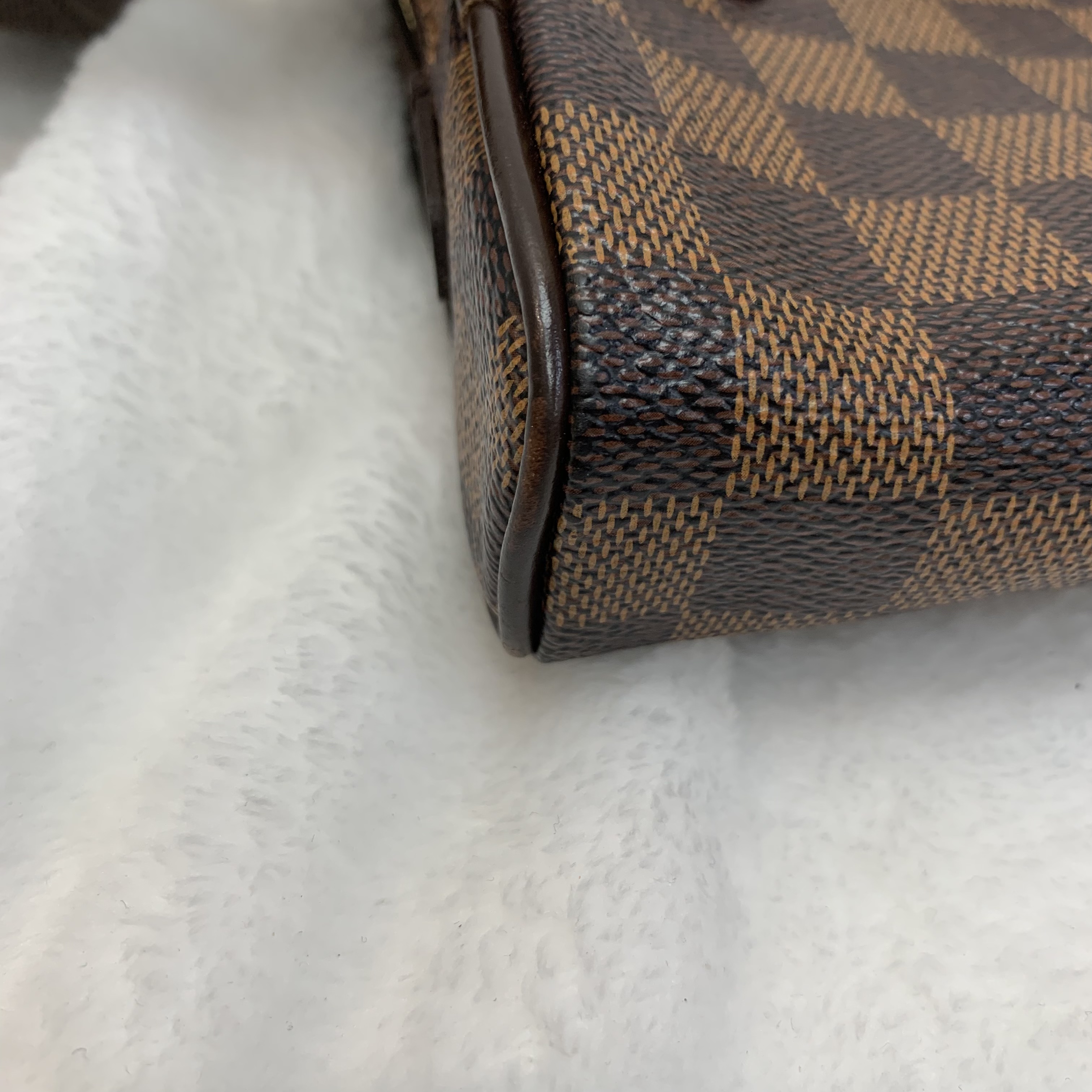 LV Damier Ebene 棋盤格系列Brooklyn Bum Bag
