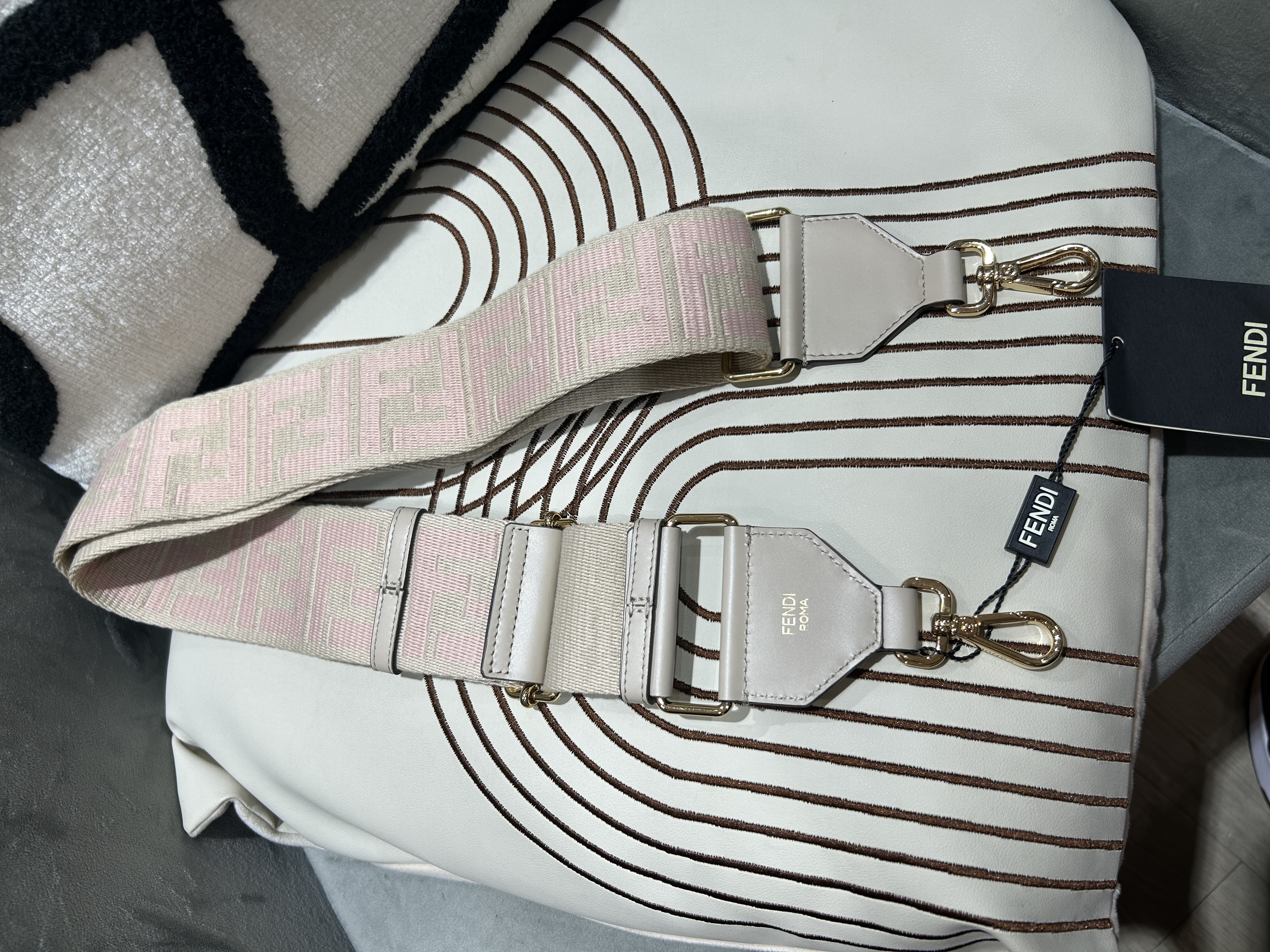 全新 Fendi Strap 手袋肩帶 100%Authentic, 全新貨品