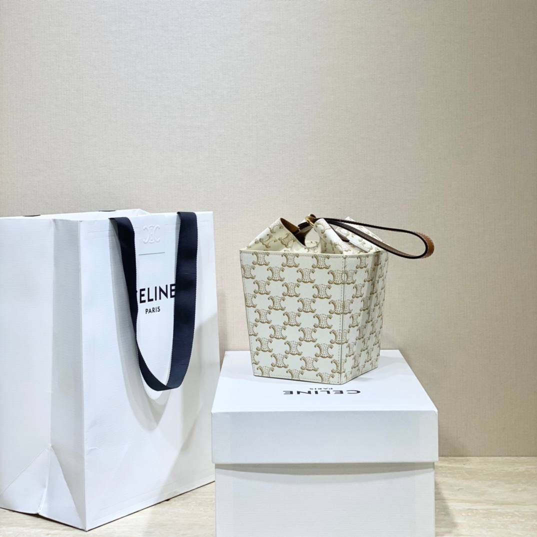 🔥大货实拍图 𝗖𝗘𝗟𝗜𝗡𝗘 ♥ 𝗦𝗧𝗥𝗔𝗣 𝗕𝗢𝗫 型号：197142 尺寸：10.5*14.5*10cm