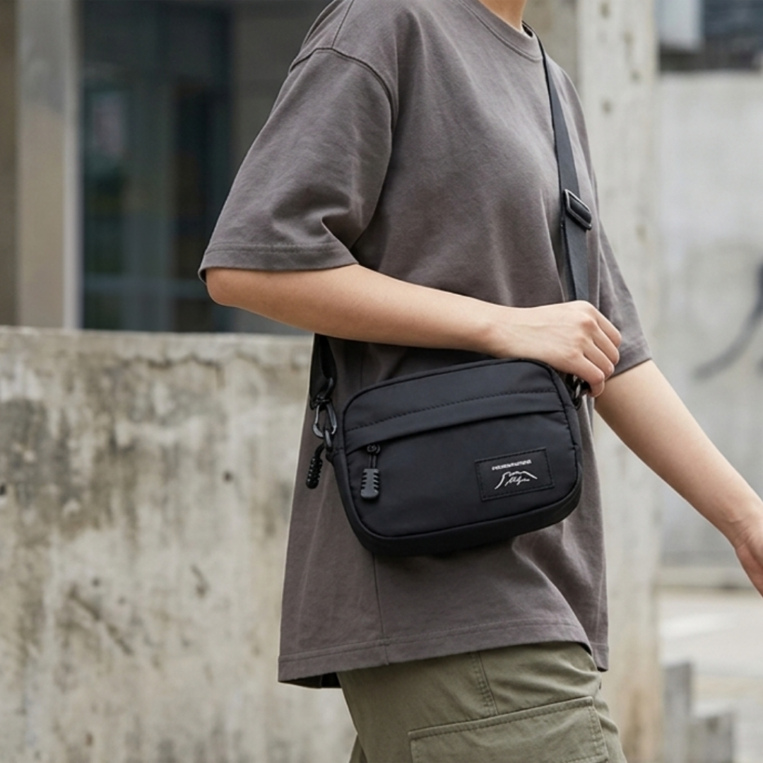 HONGKONGER 經典機能斜孭袋 - 印記魔術貼版