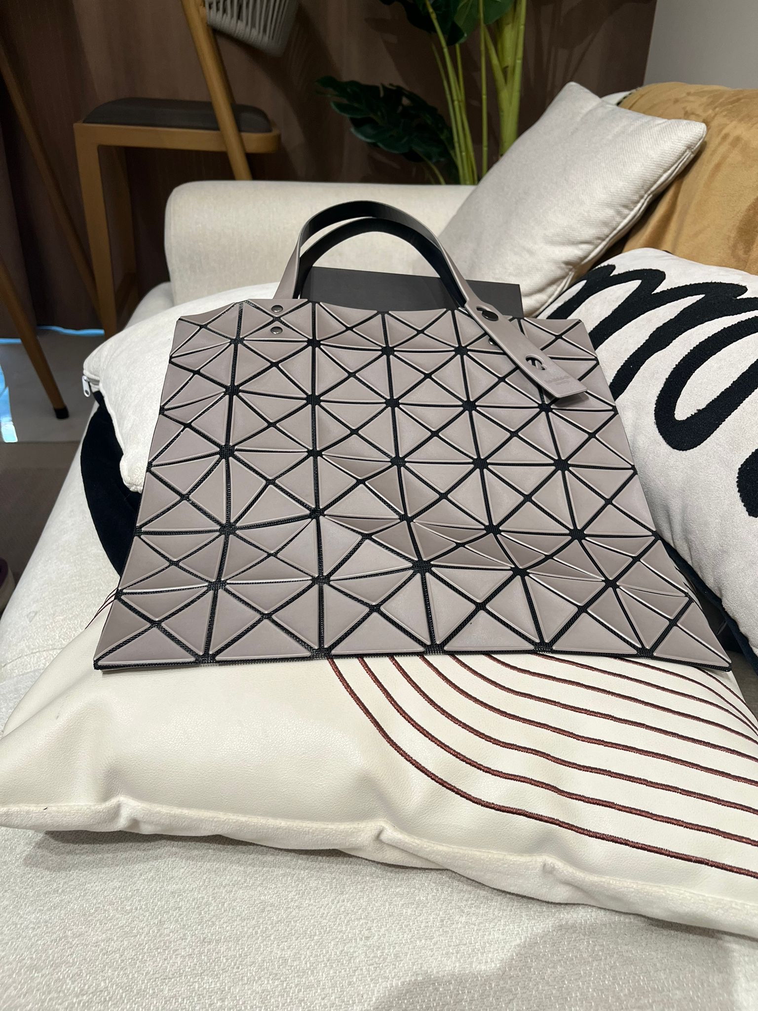Issey Miyake bao bao 100%Authentic,98%new🥰 