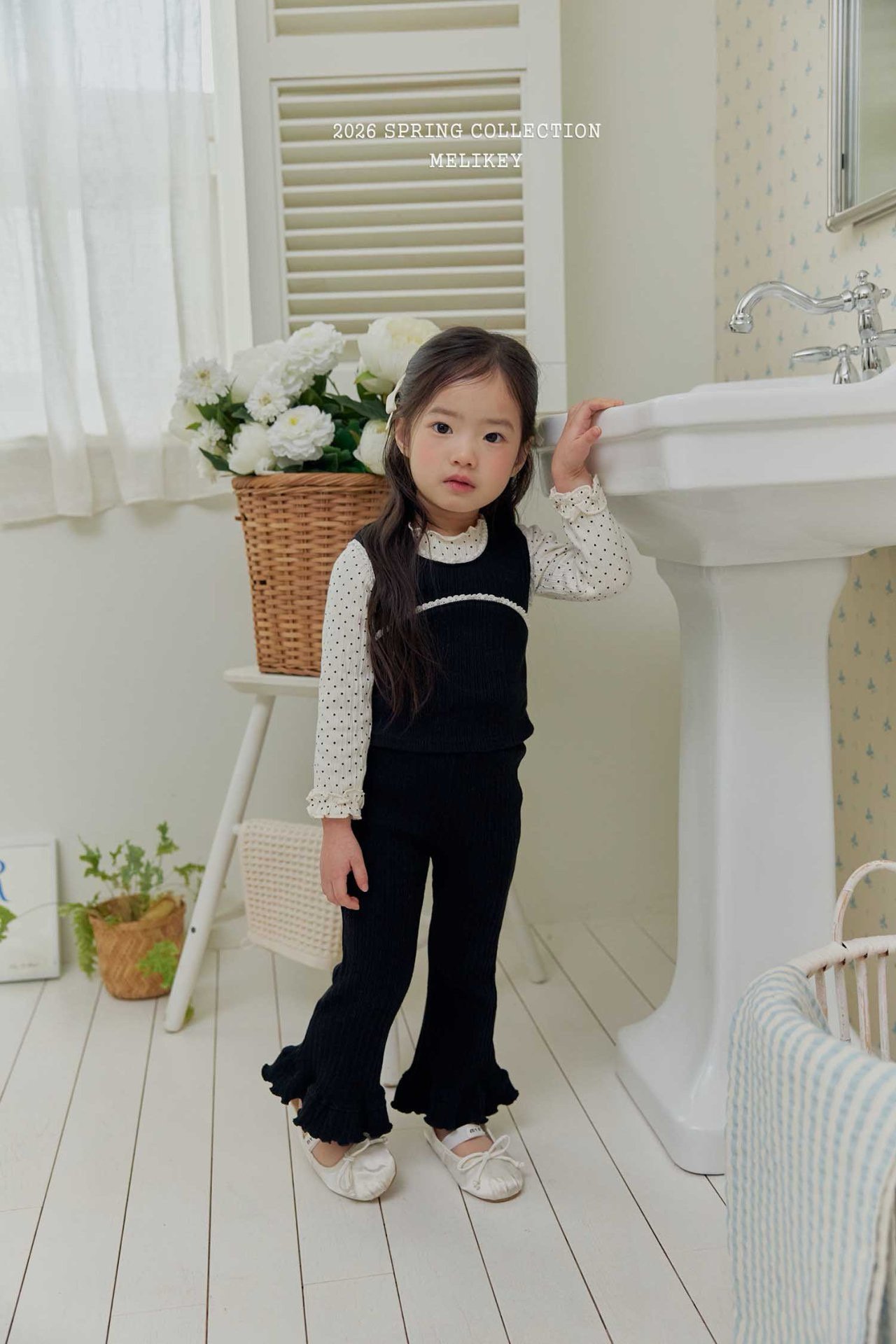 Lace Vest (內搭需另配)