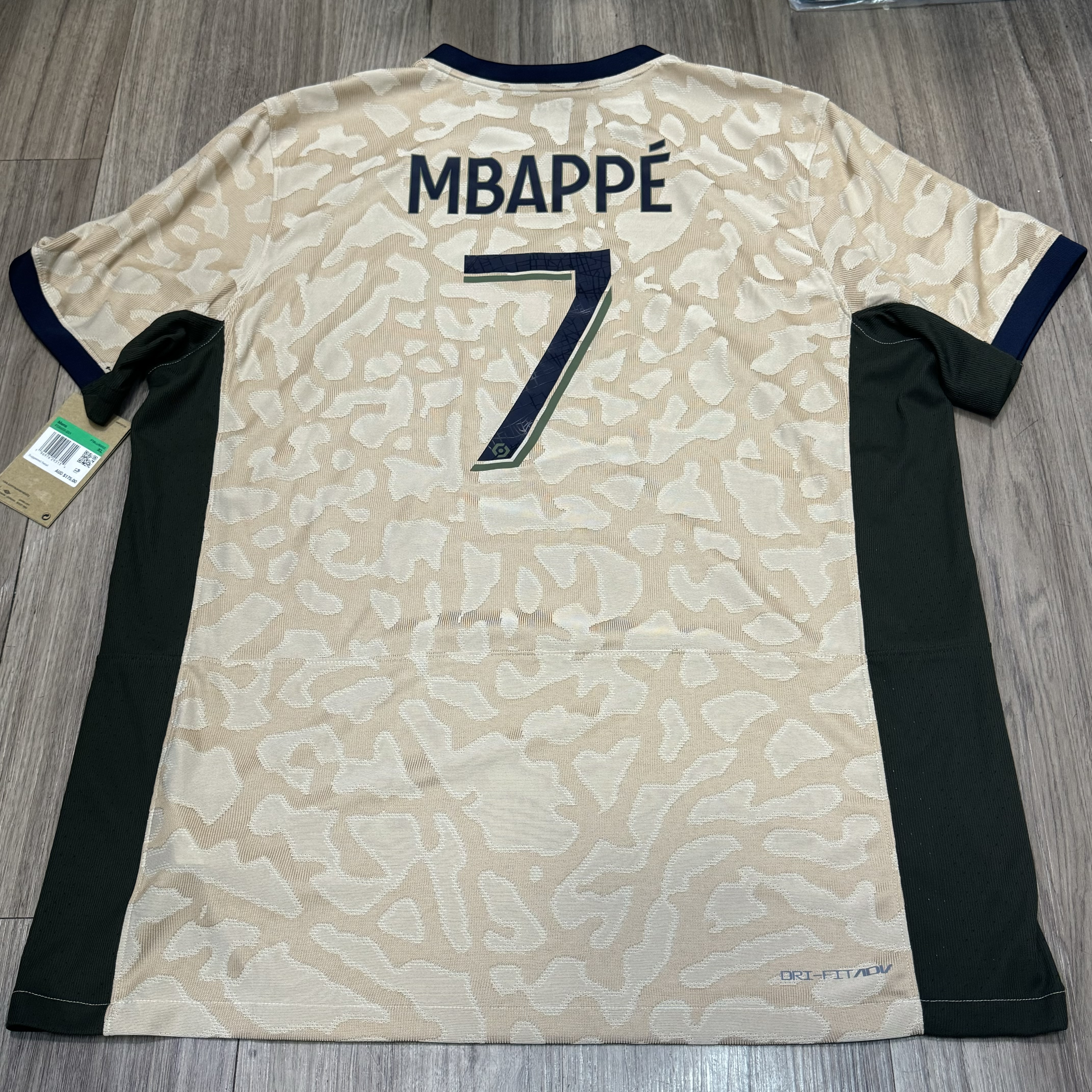 PSG 23/24 player issue fourth shirt #7 Mbappe (bnwt)