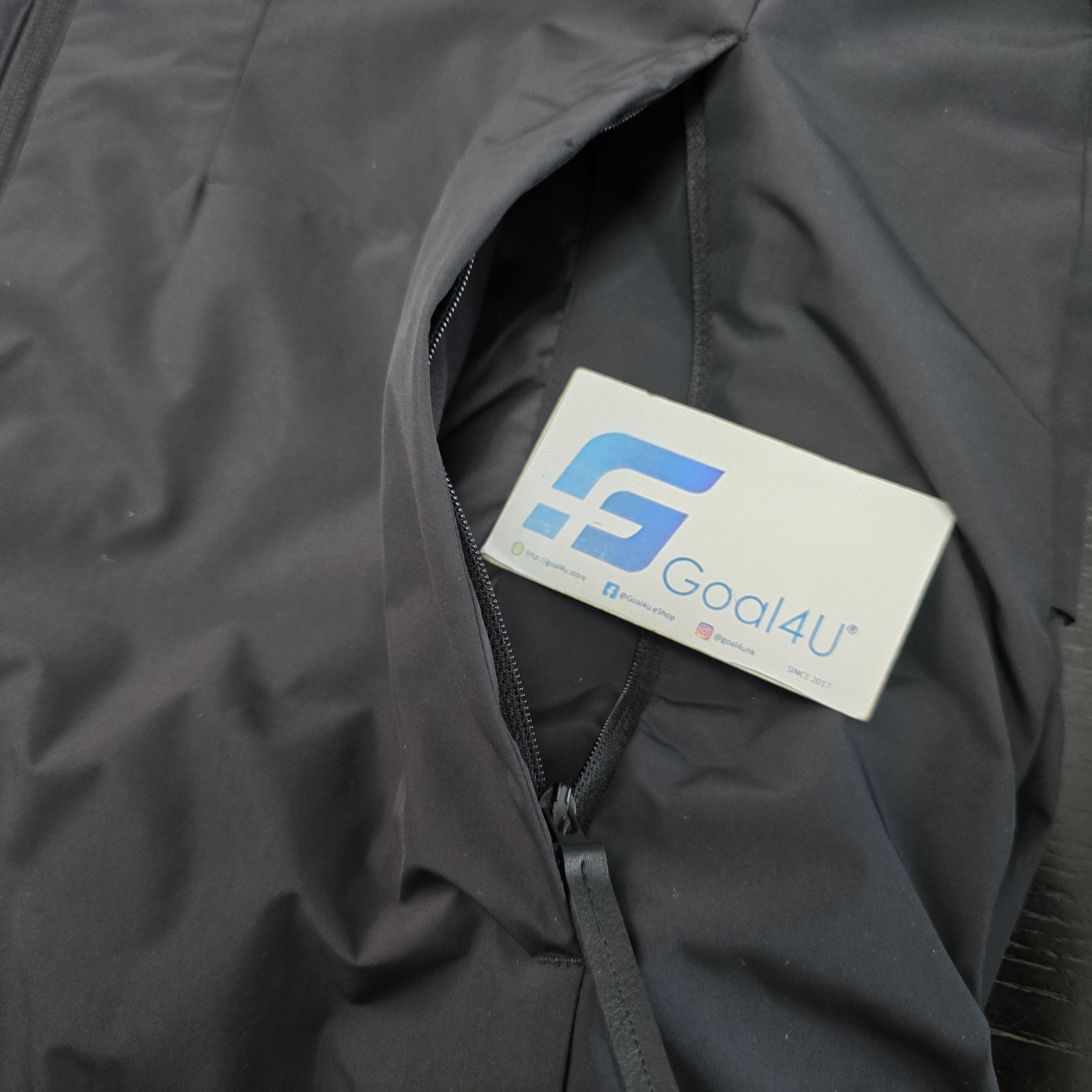 Adidas F1 Mercedes Benz 平治車隊 2026 黑色工程師外套 KE5552