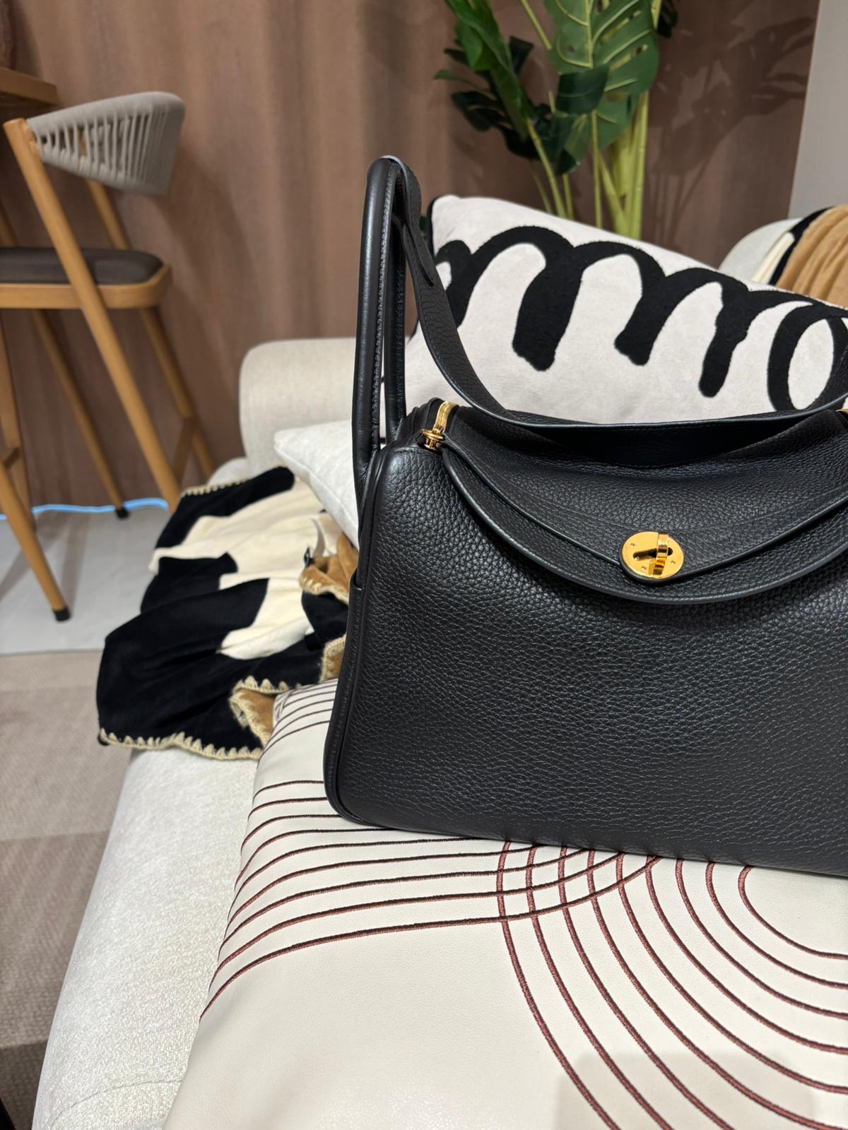 Hermes Lindy 30,STAMP U 黑金100%Authentic, 95%New ✅dust bag ✅box