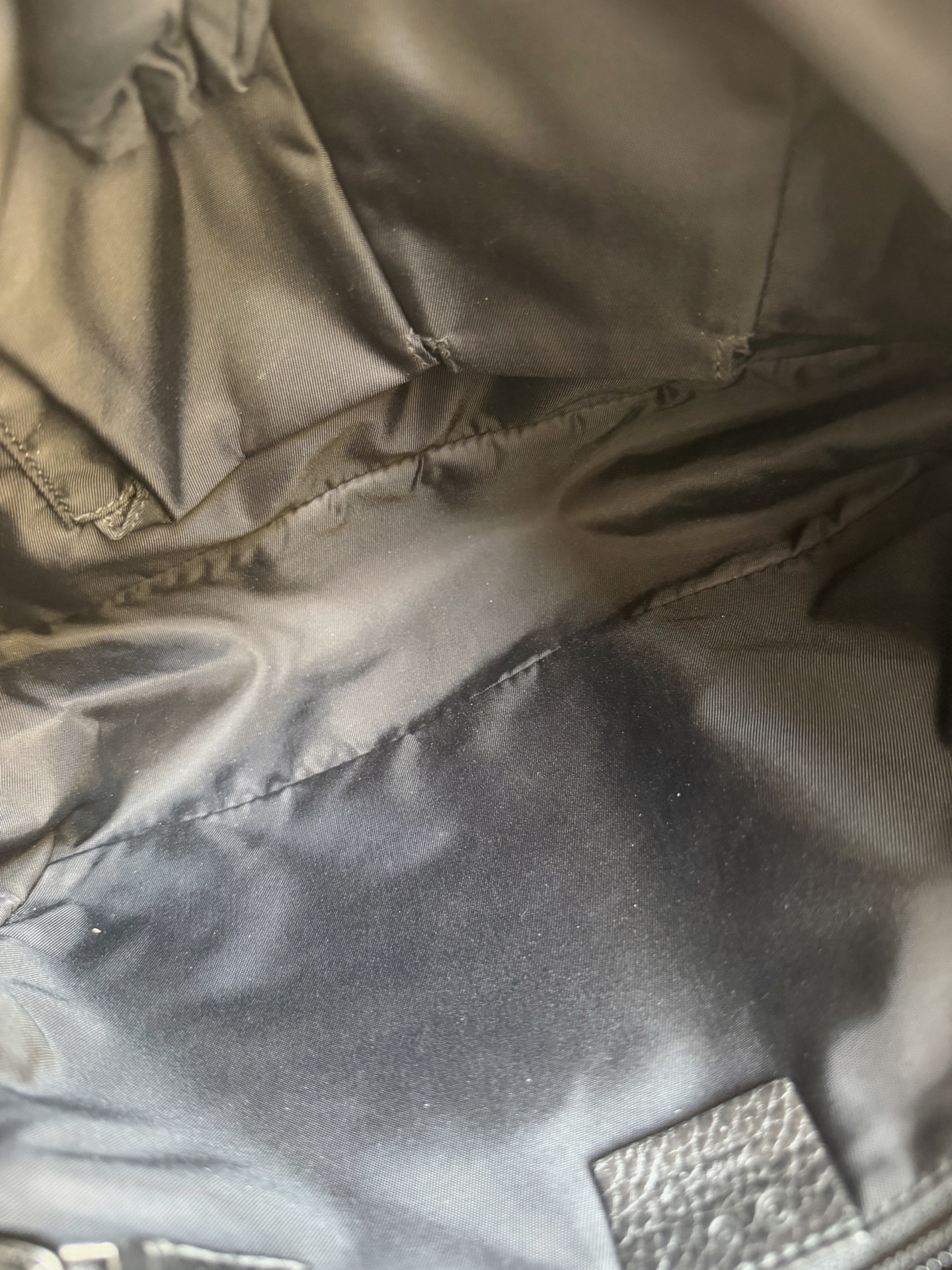 【預訂貨品】Gucci黑色老花尼龍郵差包