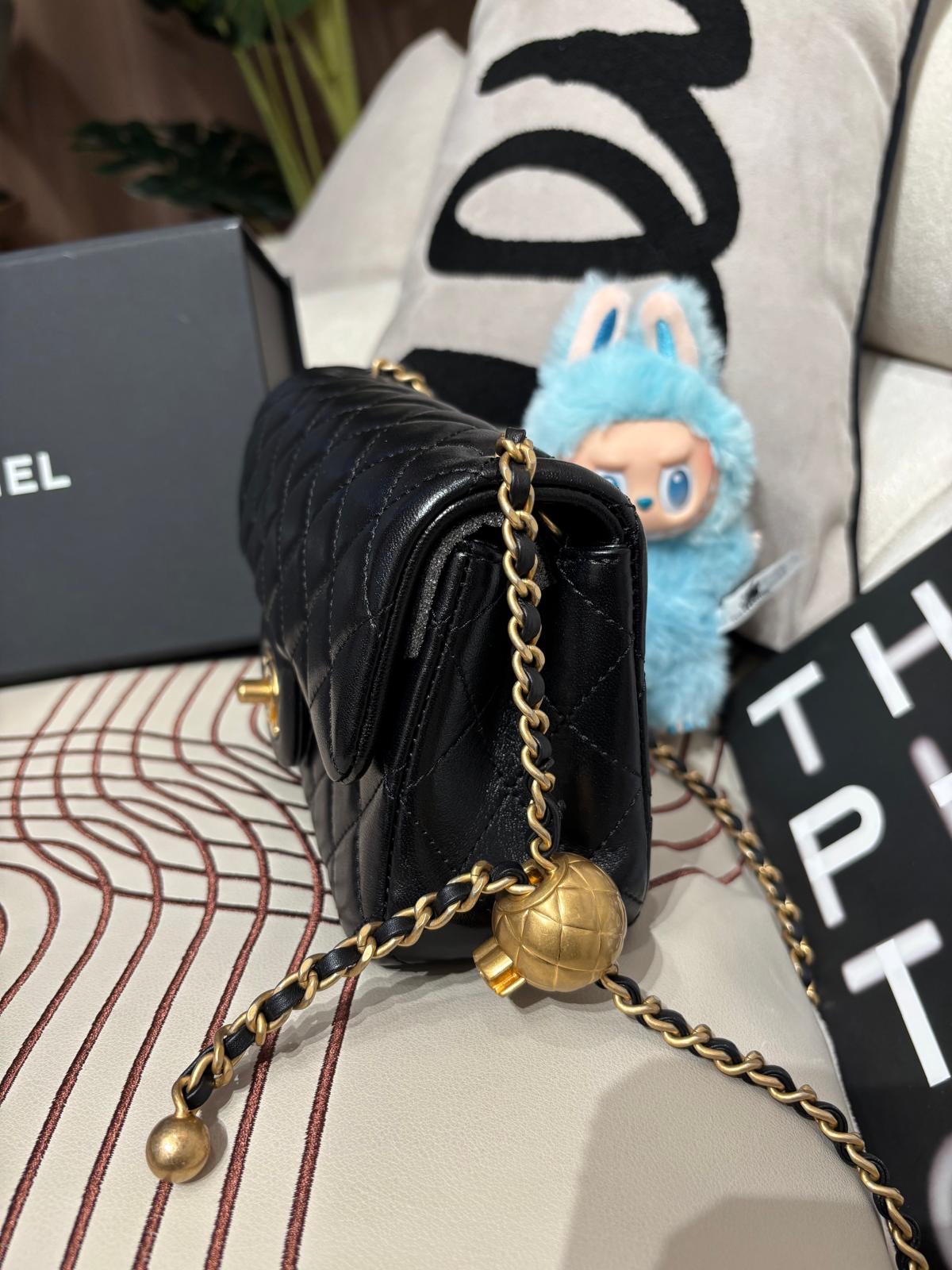 Chanel Mini flap bag with pearl crush 金球cf20 AS1787 ,100%Authentic ,99%new ✅晶片✅dust bag✅盒