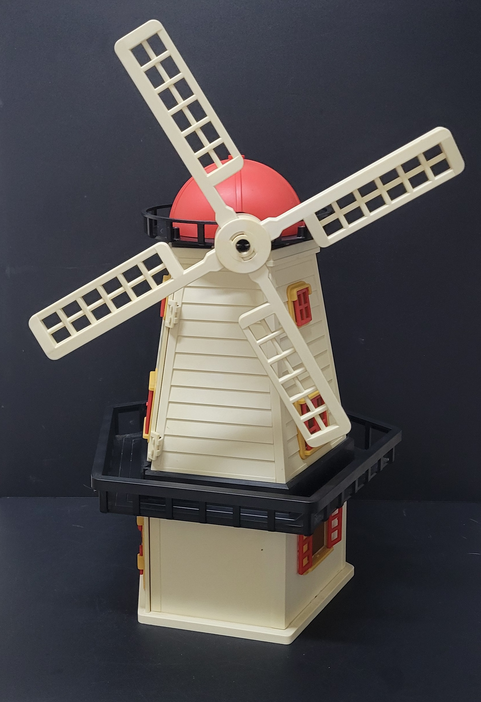 森林家族舊版風車屋