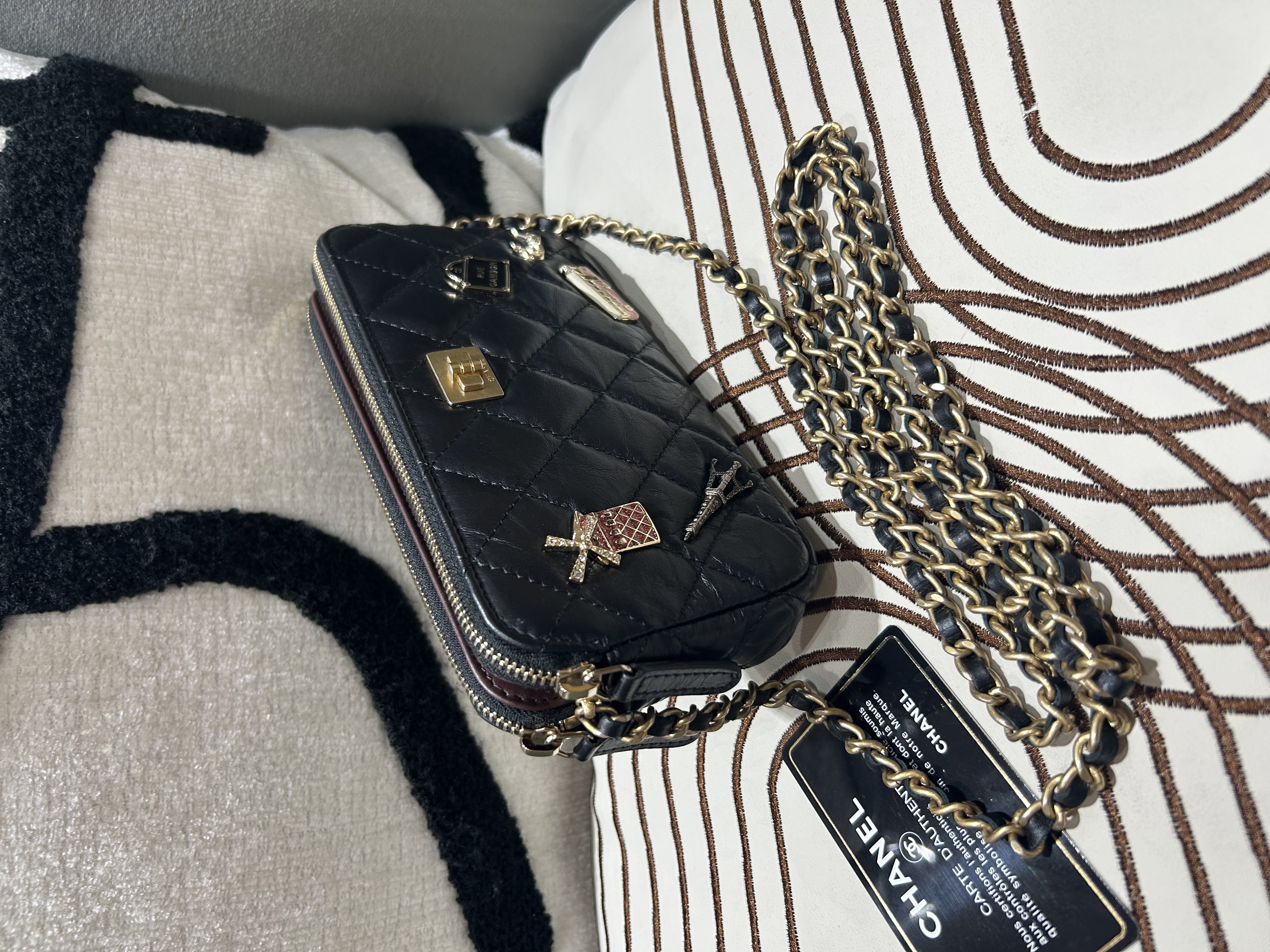 Chanel Double Zip Clutch With Chain Black Quilted Aged Calfskin Lucky Charms 2.55 Reissue Gold Hardware 100%Authentic ,98%new ✅25card ✅dust bag✅box
