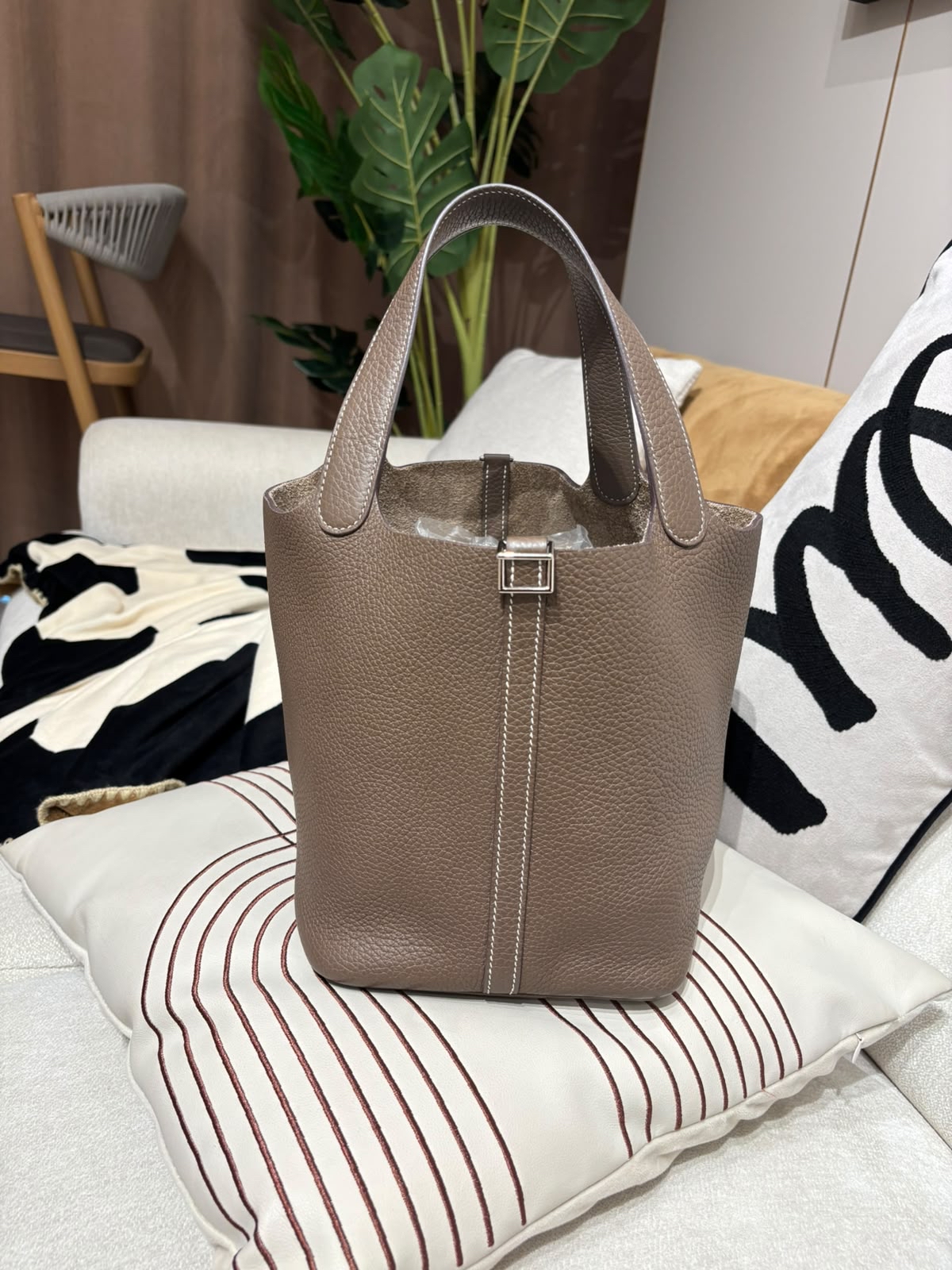 Hermes PICOTIN 22 STAMP Y 大象灰銀扣 100%Authentic, 98%New ✅收據✅key lock✅ 塵袋