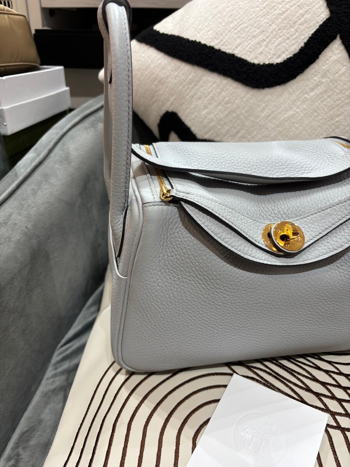 Hermes Lindy 26 Stamp W Blue Pale 聖杯藍 100%Authentic, 98%New ✅專門店收據✅Dust bag✅Box