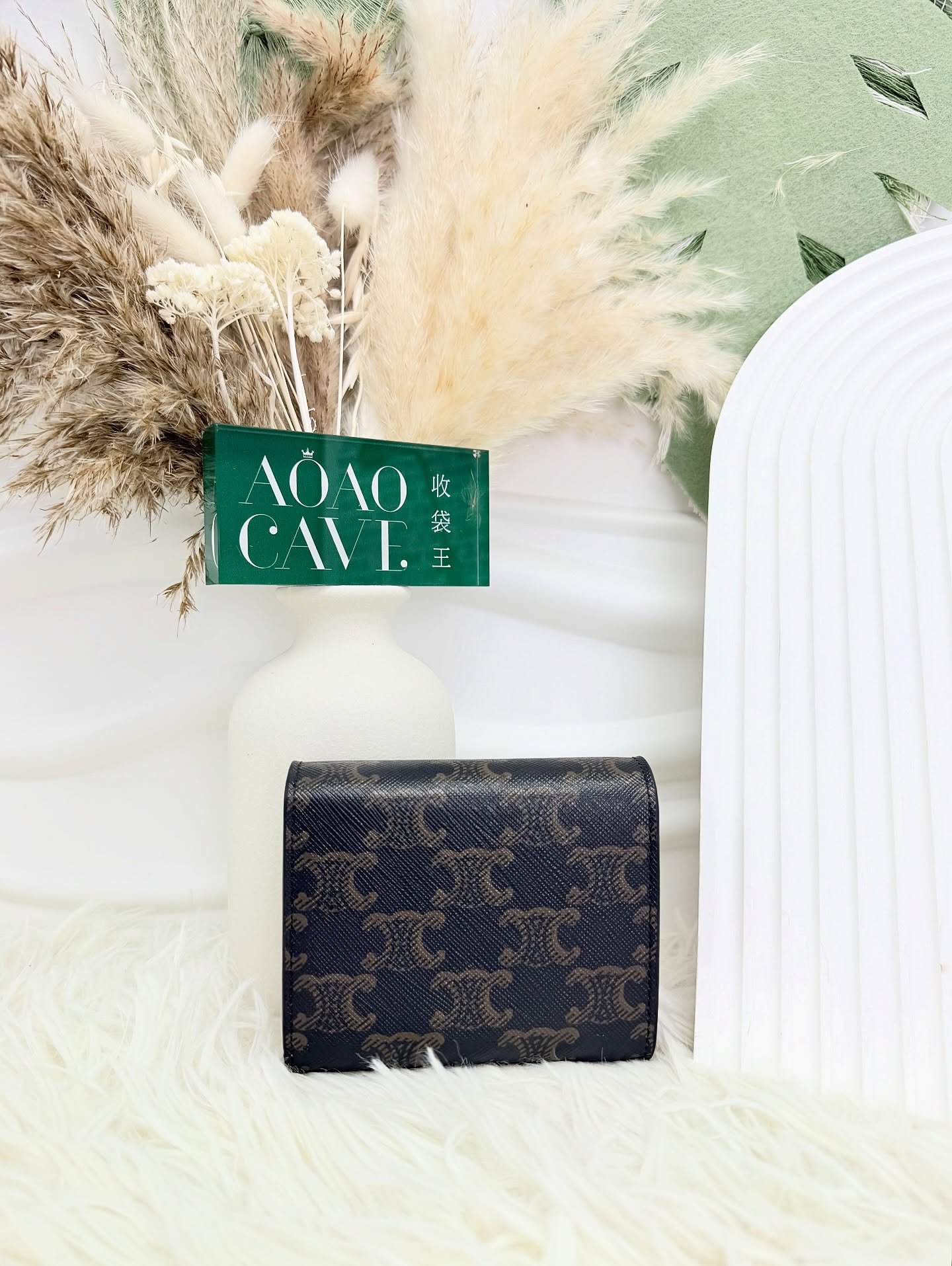 Celine🤍PRE OWNED 🖤Triomphe 老花帆布 金扣 三折短銀包 有塵袋🤎