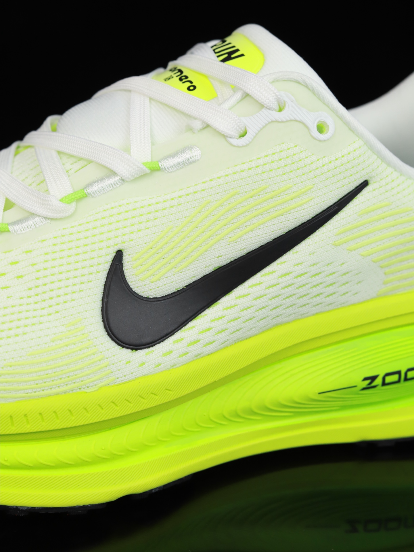 Nike Vomero 18 HM6804-102