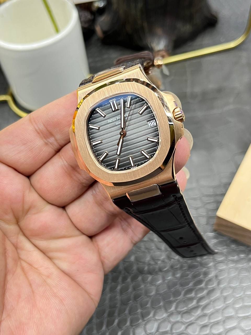 百达翡丽鹦鹉螺5711系列/灰盘玫瑰金款/40mm*8.3mm/Cal.324全自动一体机械机芯😍💯🤍