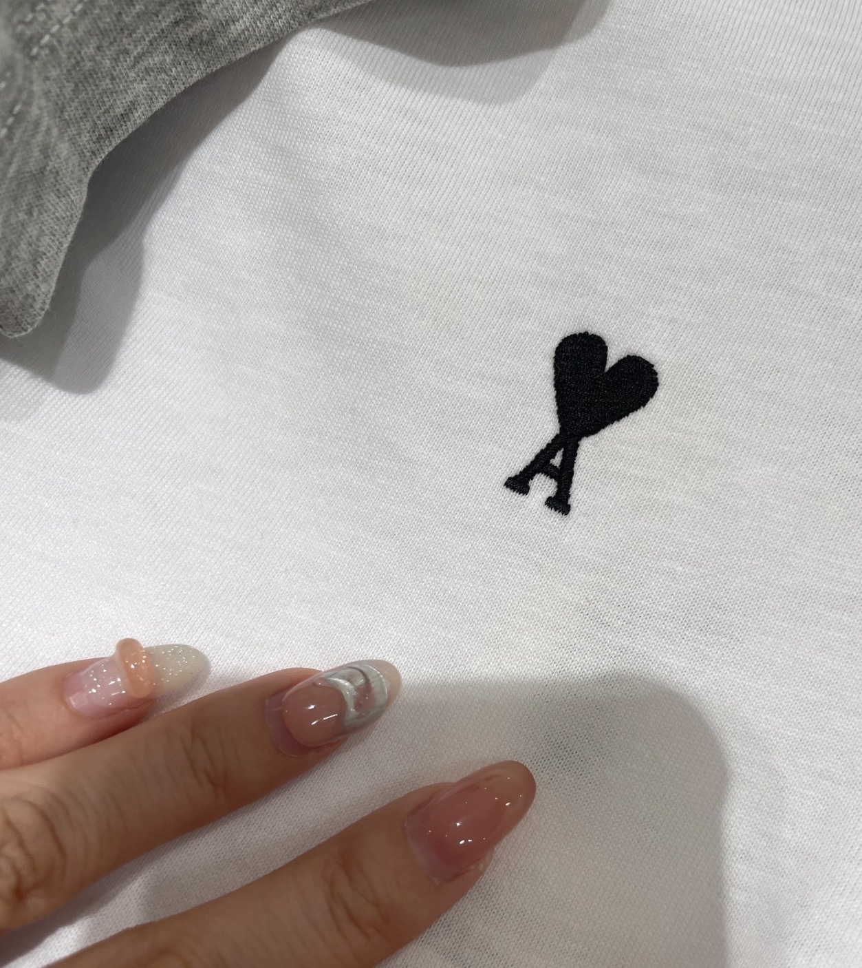 AMI 新款 白色圓領 logo Tee Size XS/S/M/L