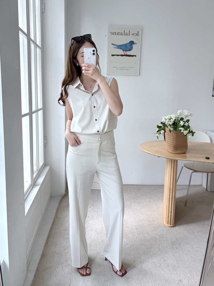 Topstitched Sleeveless Blouse (Ivory)