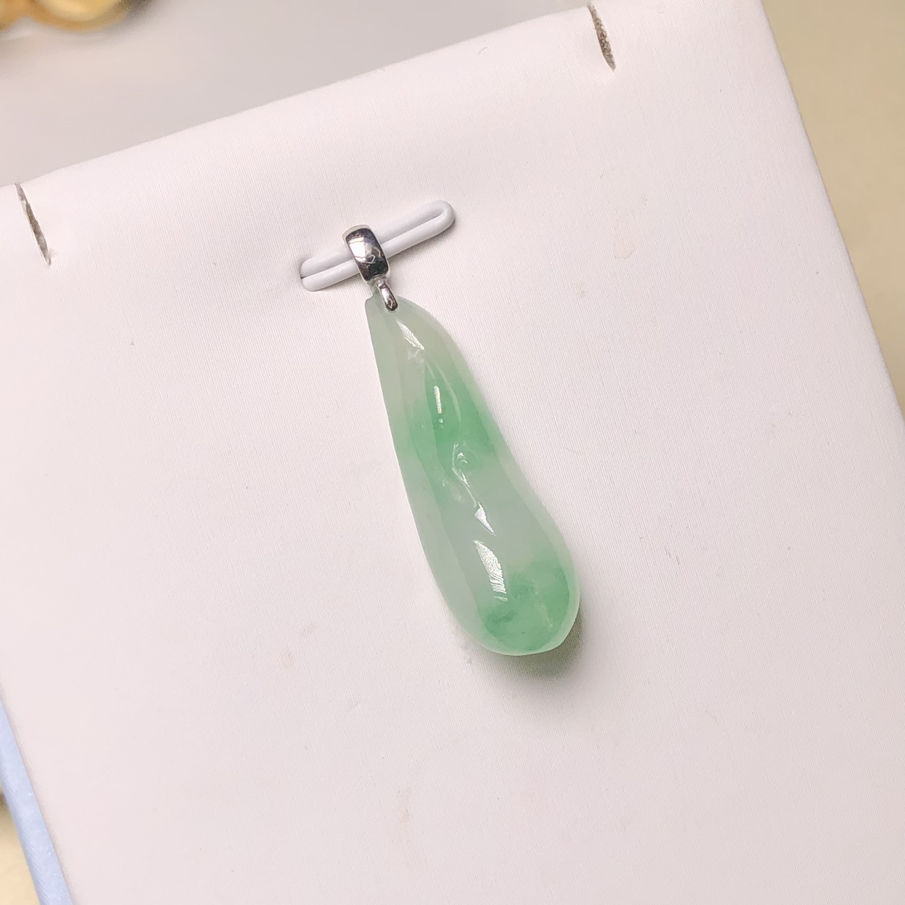 YK005210飄翠白蘭花吊墜(18K白金扣)