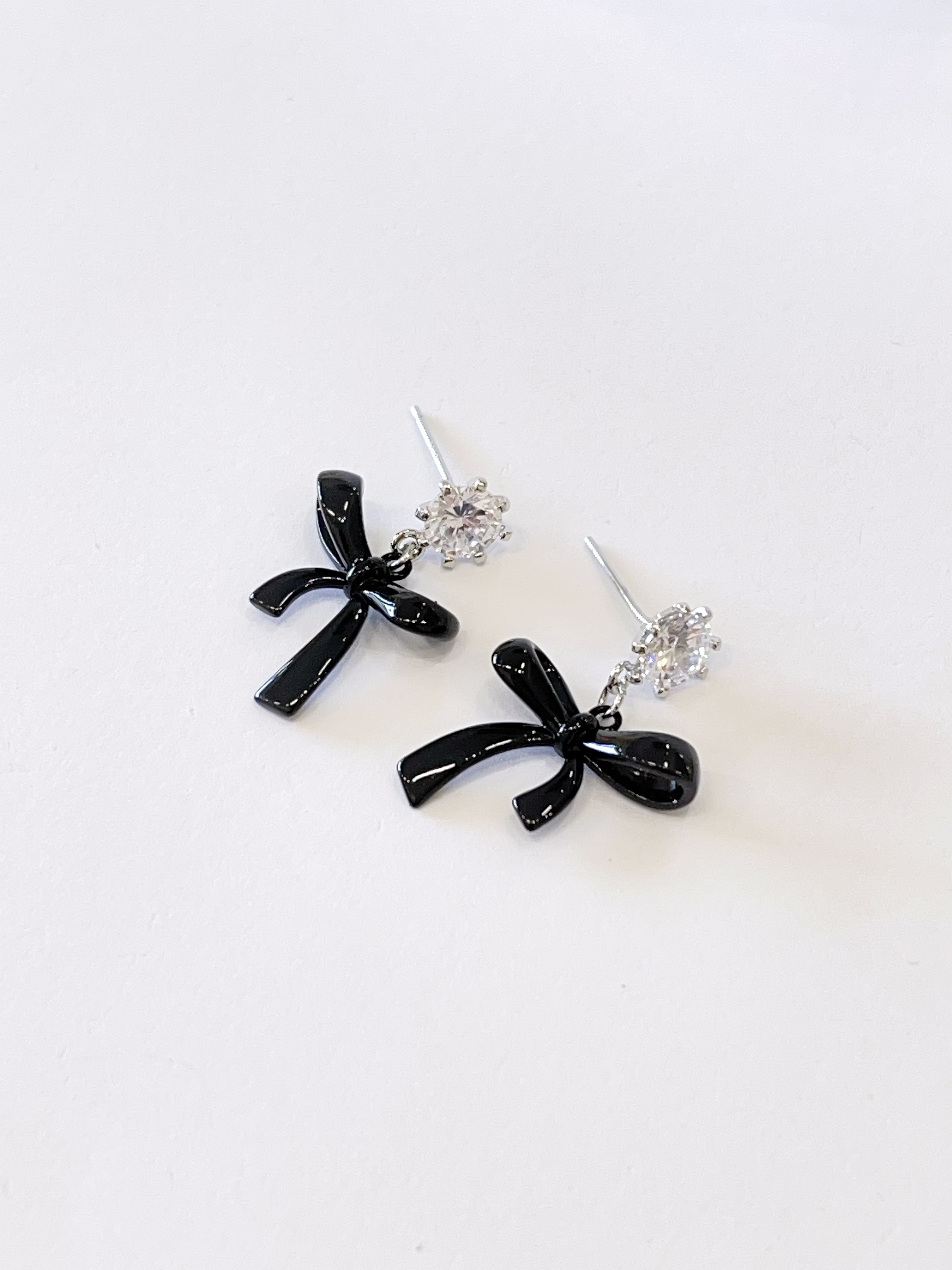 高级感黑色蝴蝶结耳环