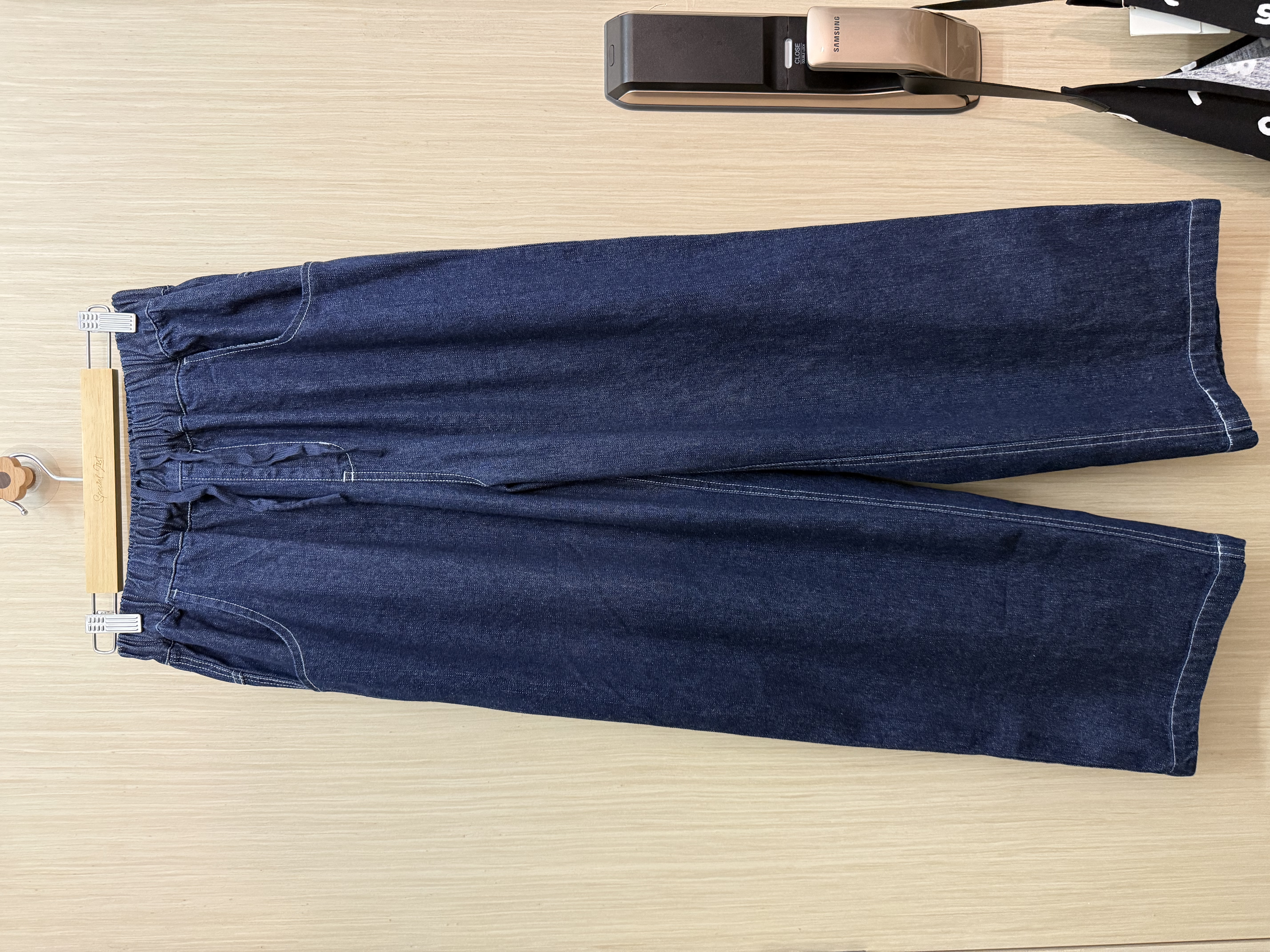 明線直腳牛仔褲