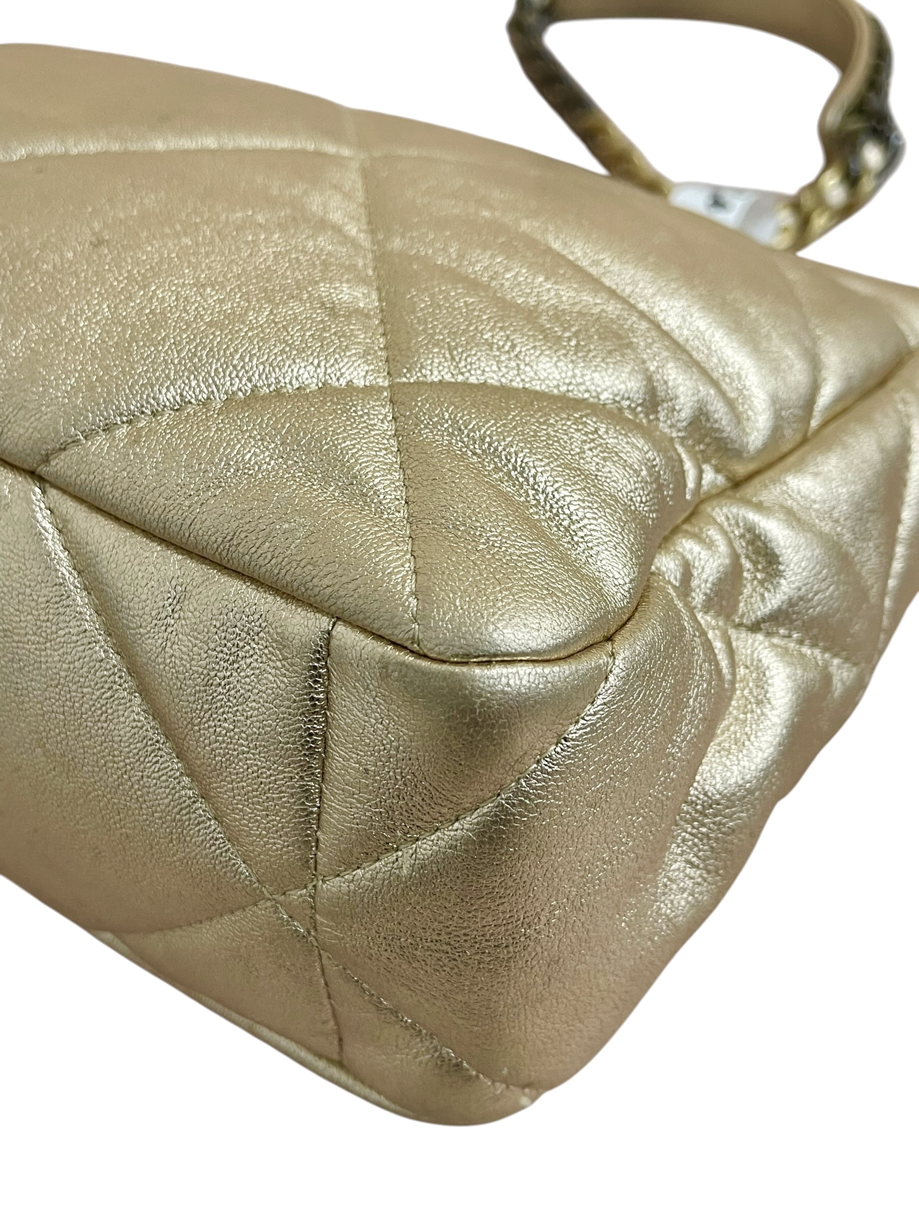 Pre-owned Chanel 19 Flap Bag / Product Code: 062203