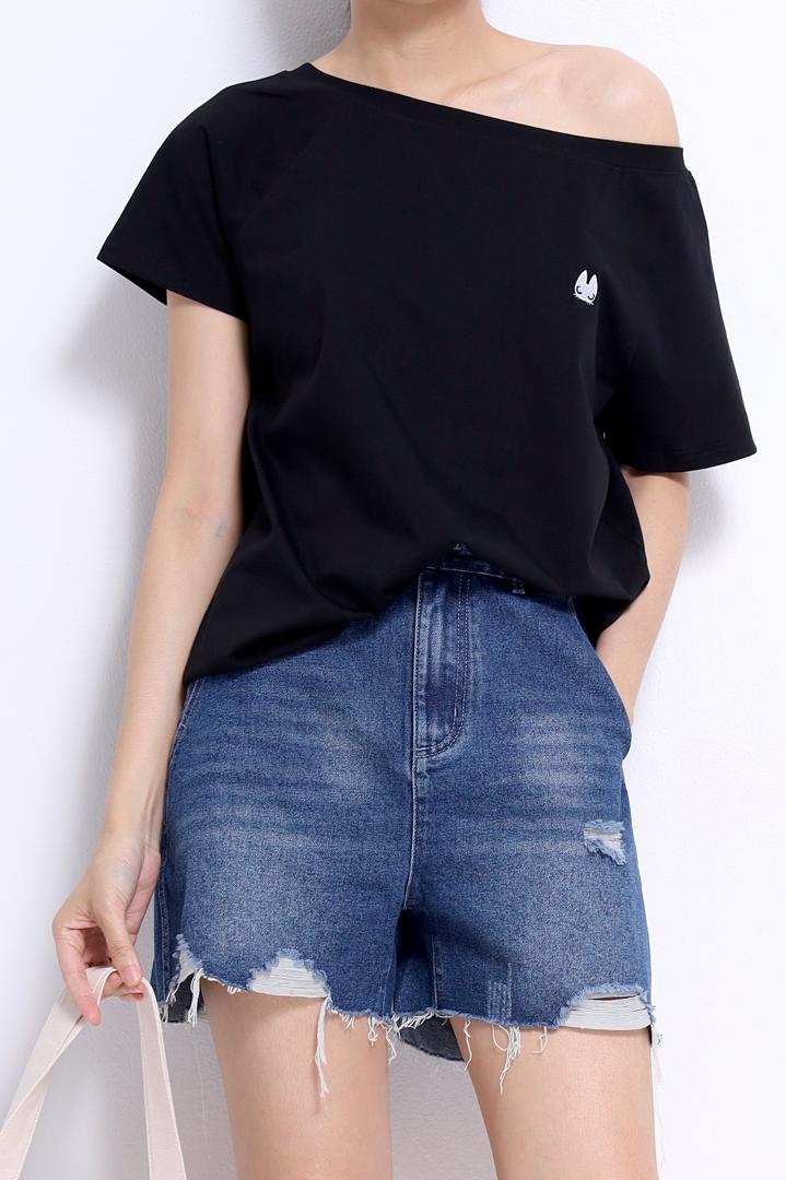 CP1636 Edge Muse Distressed Denim Shorts