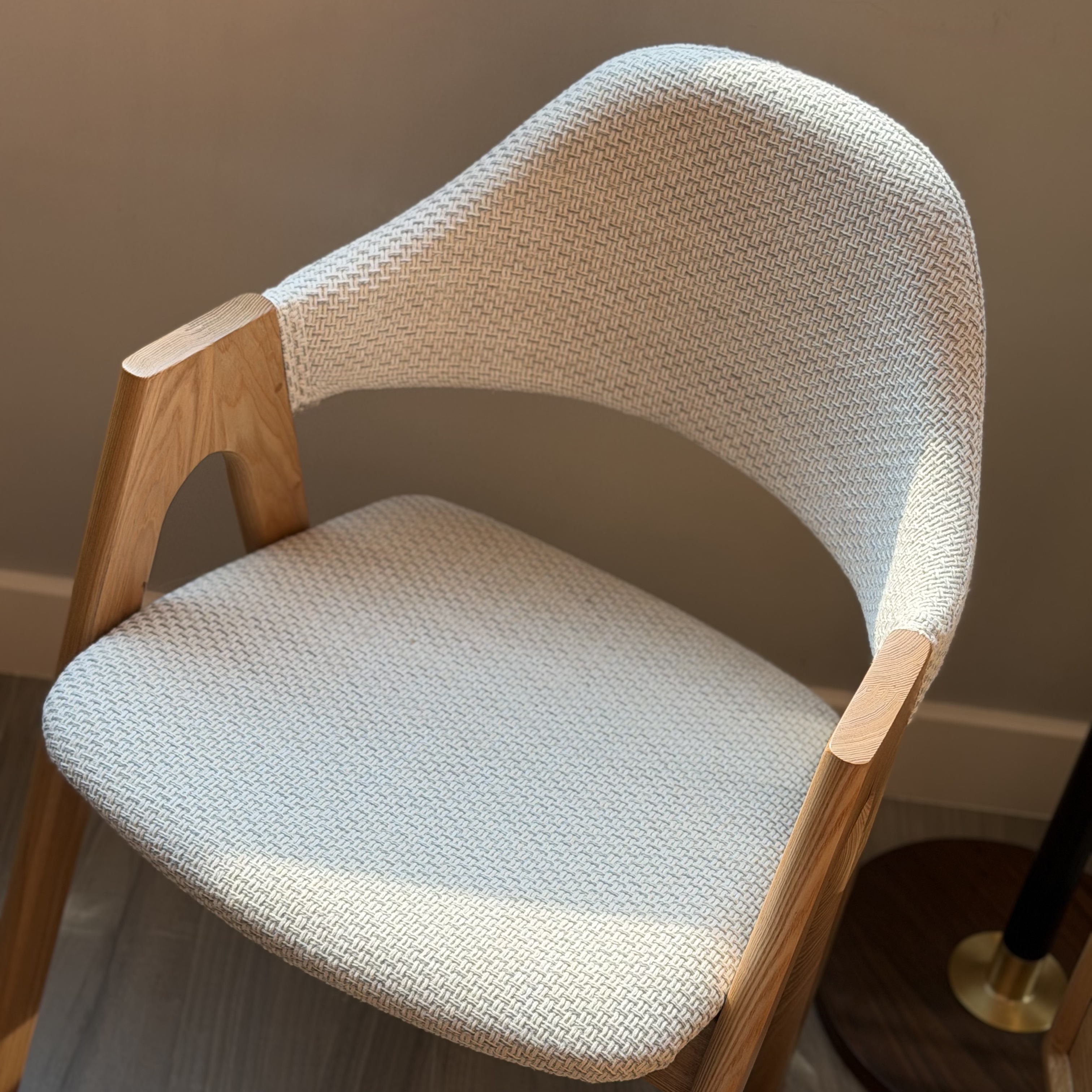 TAI Arm Chair 