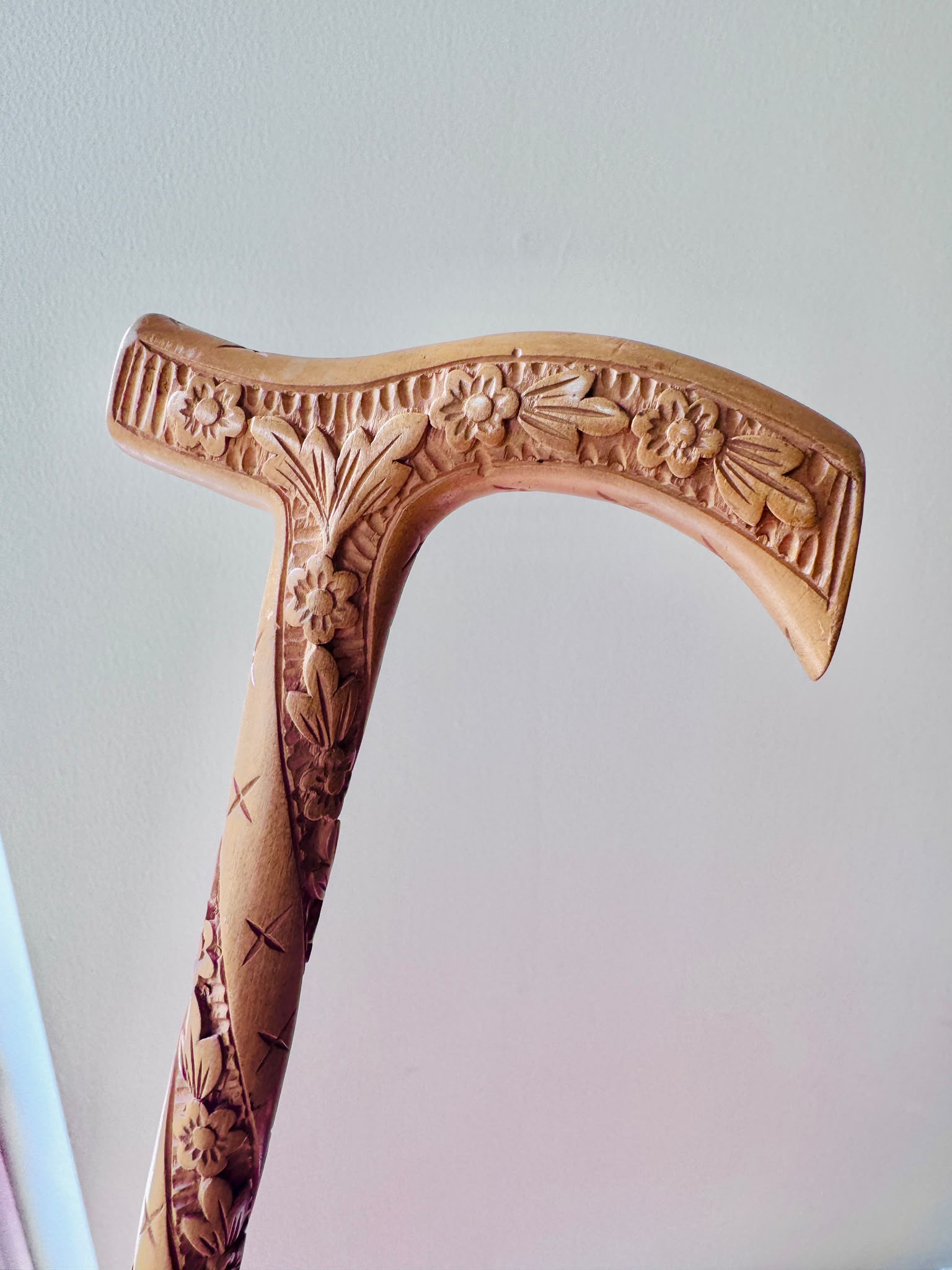 Antique Late Victorian/ Edwardian Lace Parasol with Carved Wooden Handle, c. 1890–1915 (MT2617)