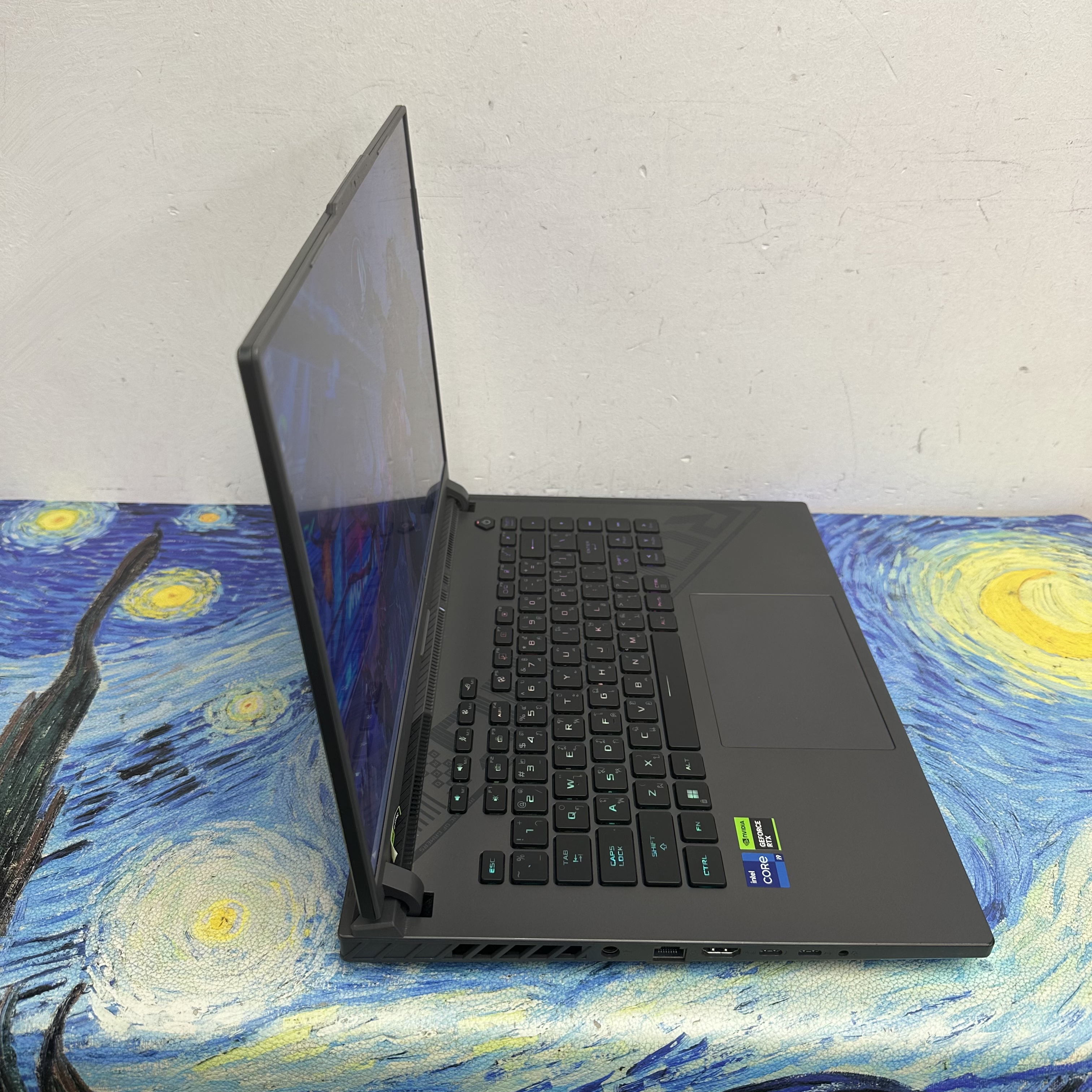 ASUS ROG i9-13980HX/32GB Ram/1TB SSD/RTX 4070獨立顯示卡/2.5K 240Hz 16寸 Mon/ GamingLaptop / Notebook / PC / YouTube / Movie / Gaming Notebook / Gaming PC /