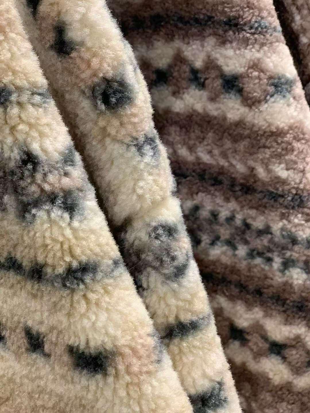 韓國🇰🇷April 花紋粒粒毛zip up / （預購10-14天）