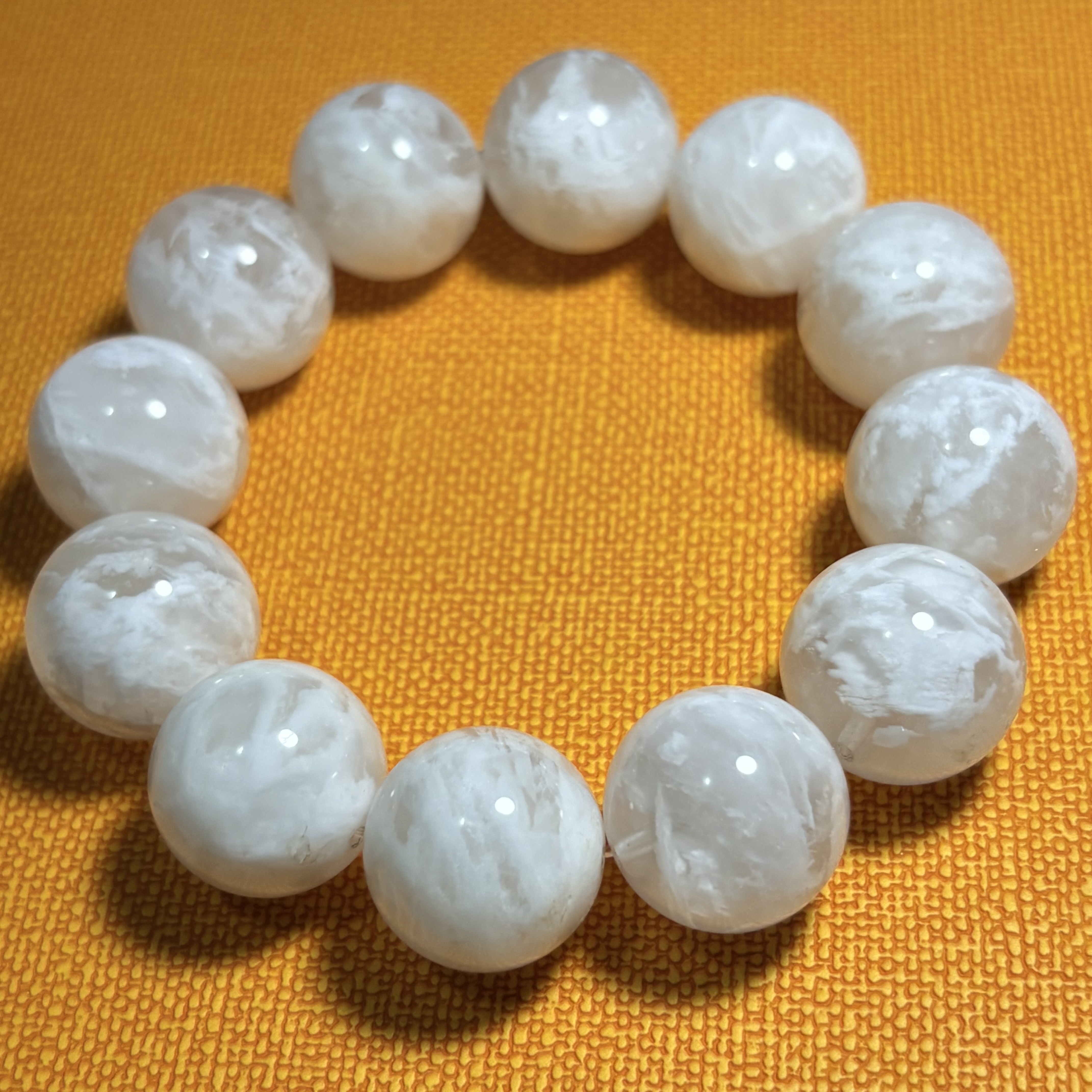 雪花緍紗白幽靈手串 No.4565丨規格：19.5mm珠17cm手圍