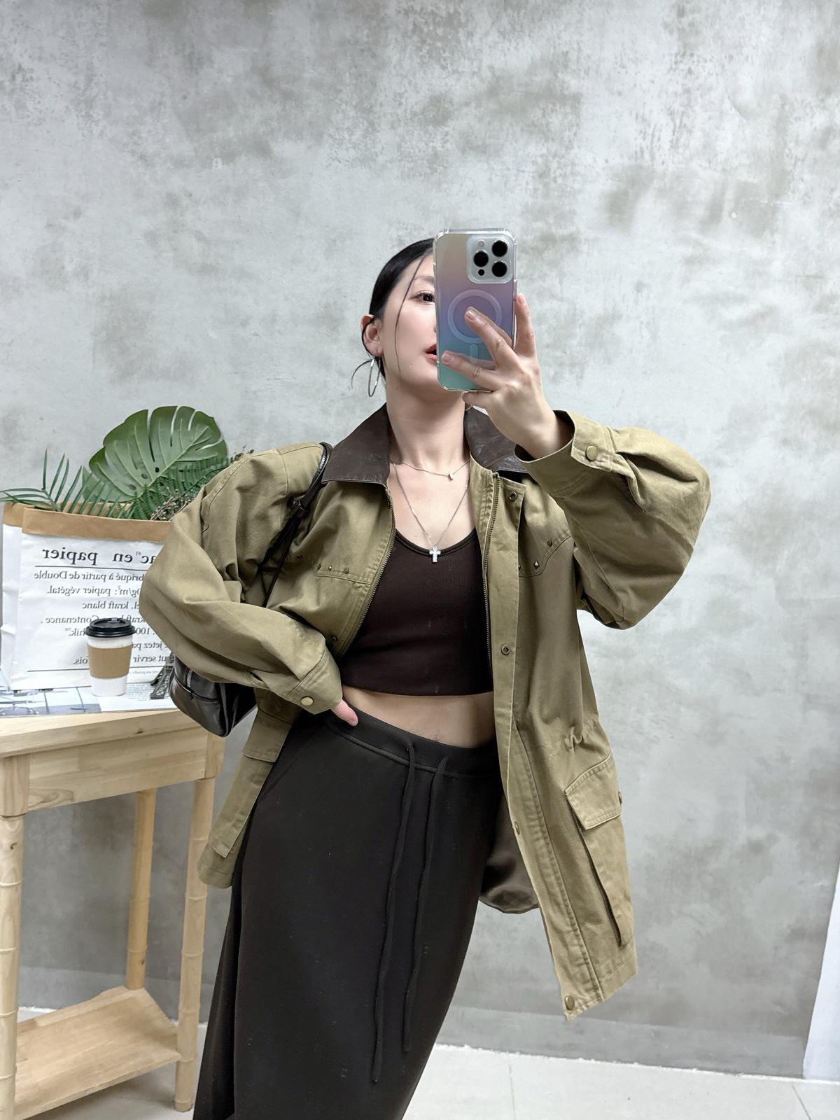 G07 鍋釘拼色領牛仔軍褸
