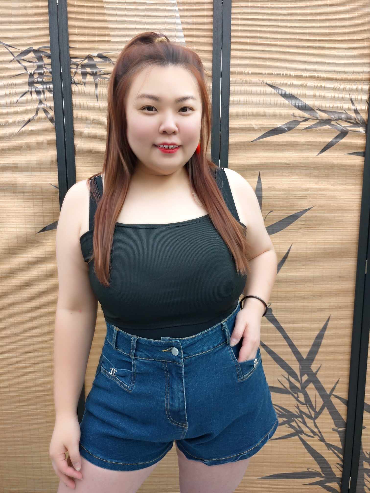 DDE04 1650(A5) 口袋特别设计牛仔短裤