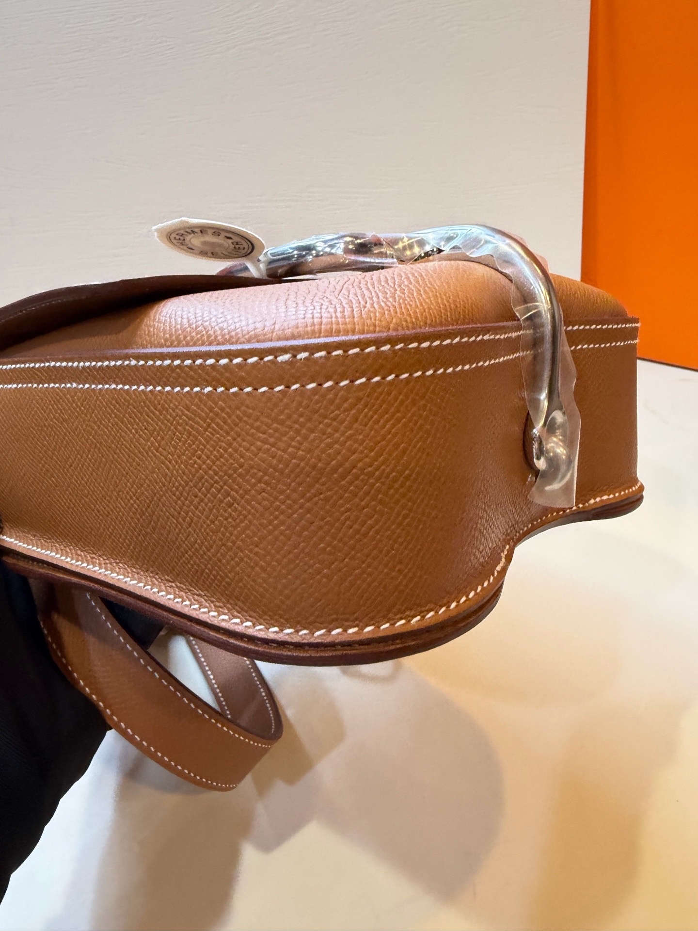 Pre-Owned HERMÉS Della mini Stamp W / Product Code: 26042426