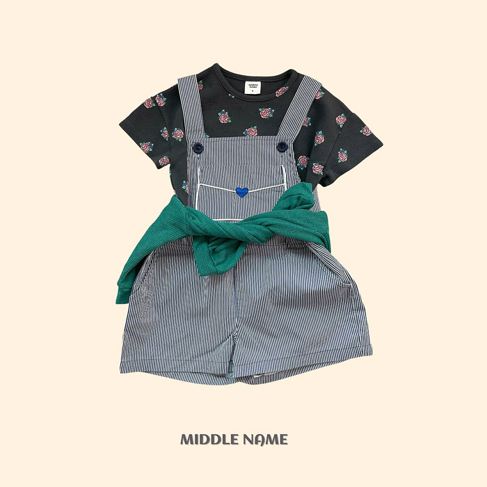 🇰🇷middle name tee