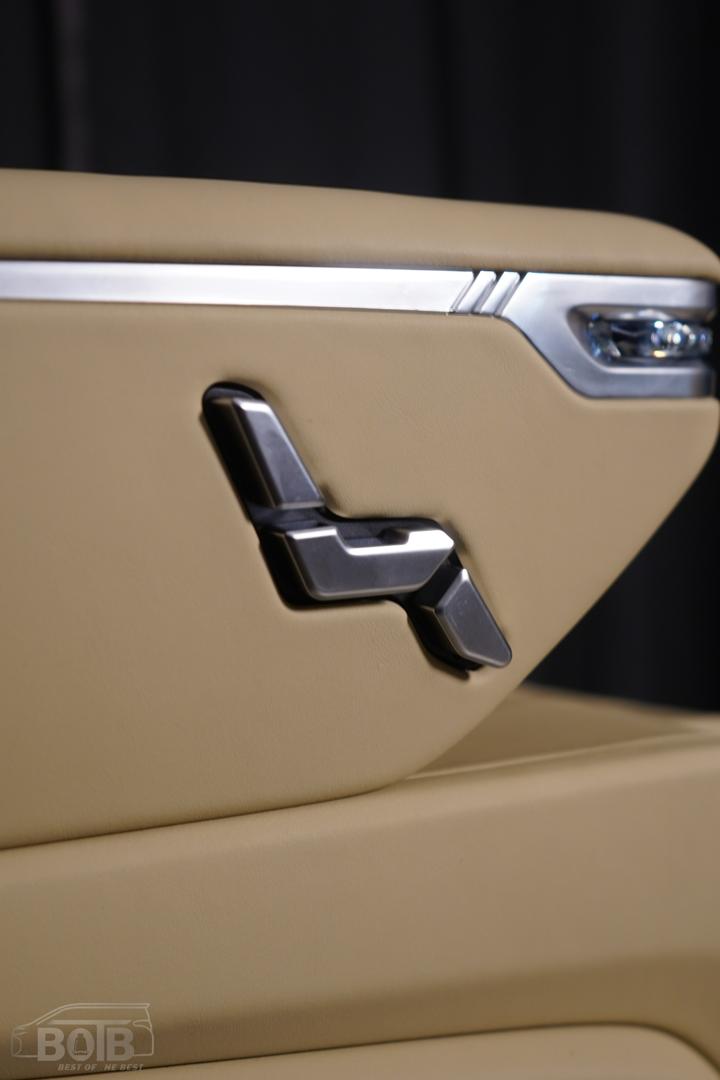 HIACE CRYSTAL 1.0 PILOT SEAT / UNI-ST-6009-HY