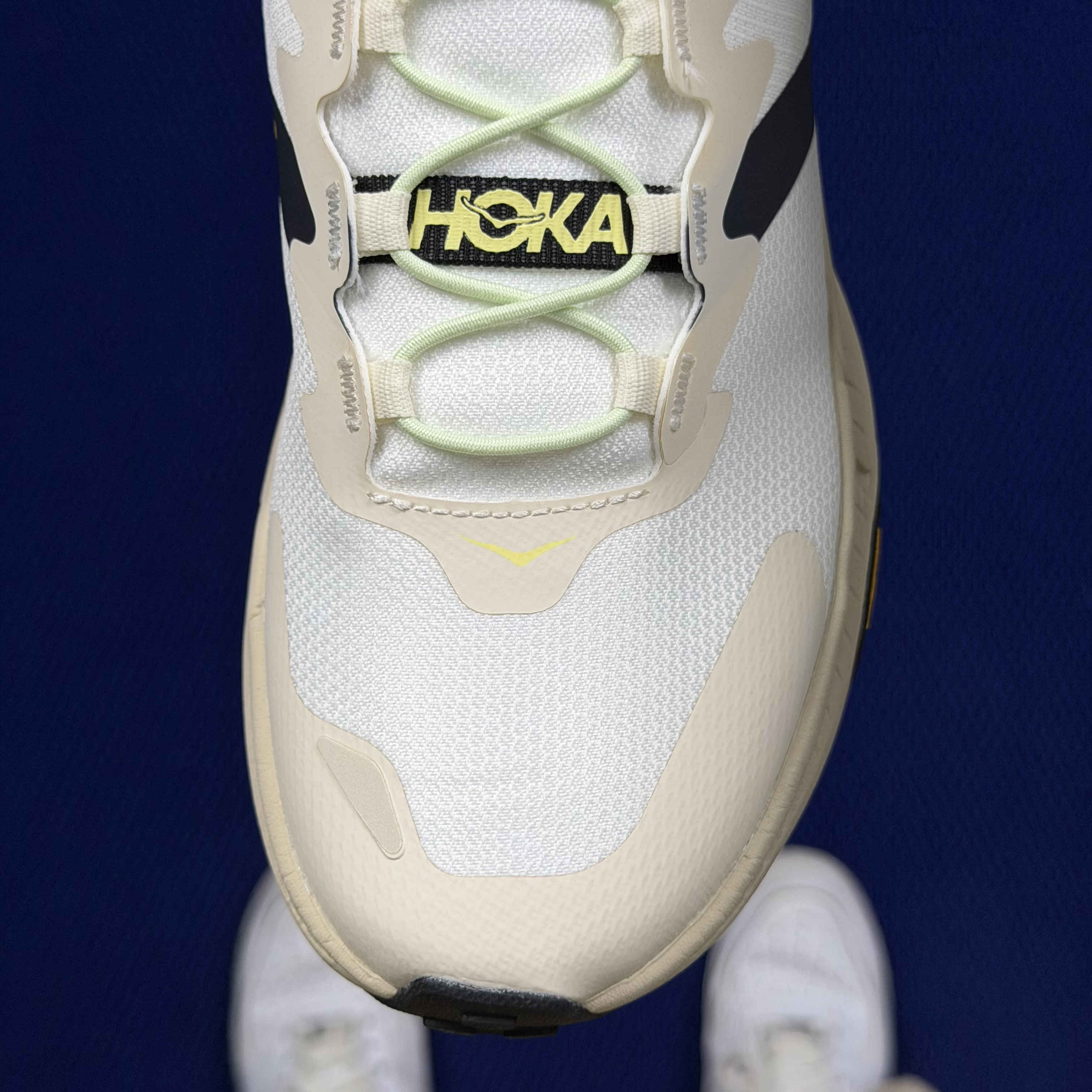Hoka One One Transport