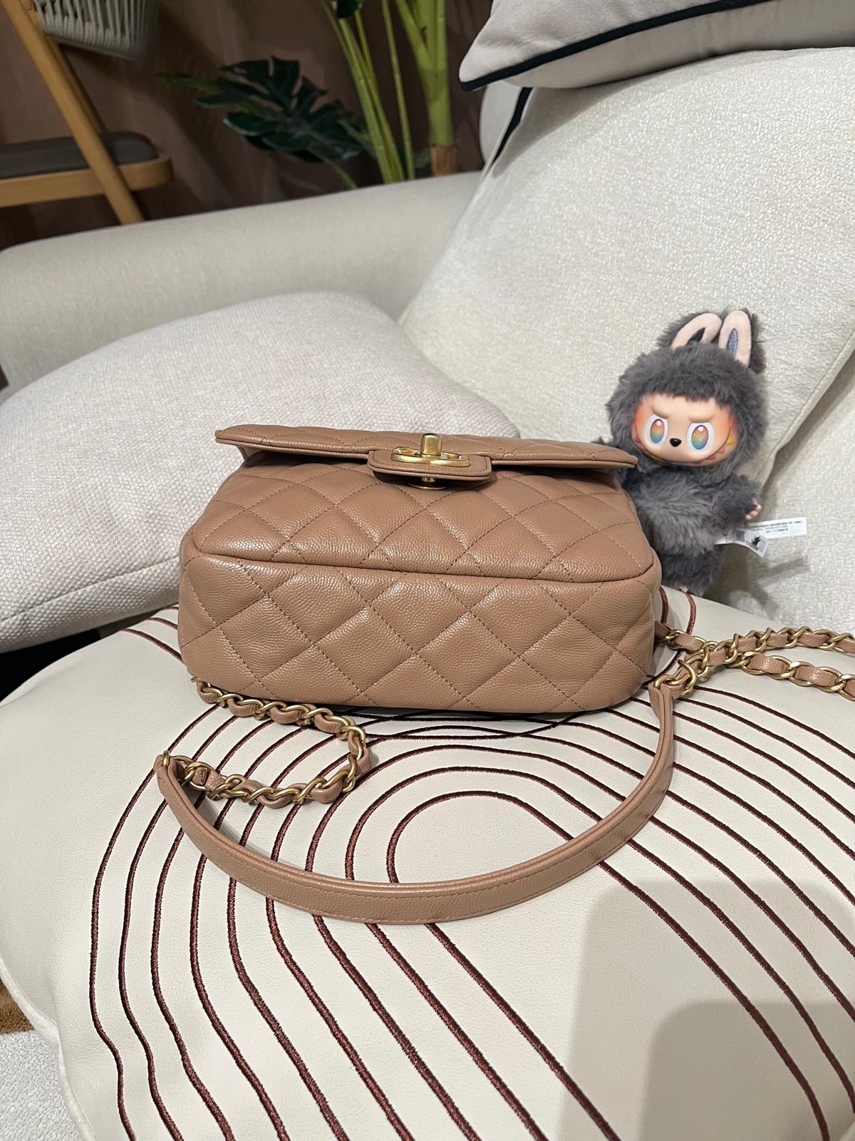 CHANEL Flap bag AS3546 shoulder bag beige 荔枝牛皮,晶片100%Authentic,98%new ✅Microchip ✅dust bag ✅BOX