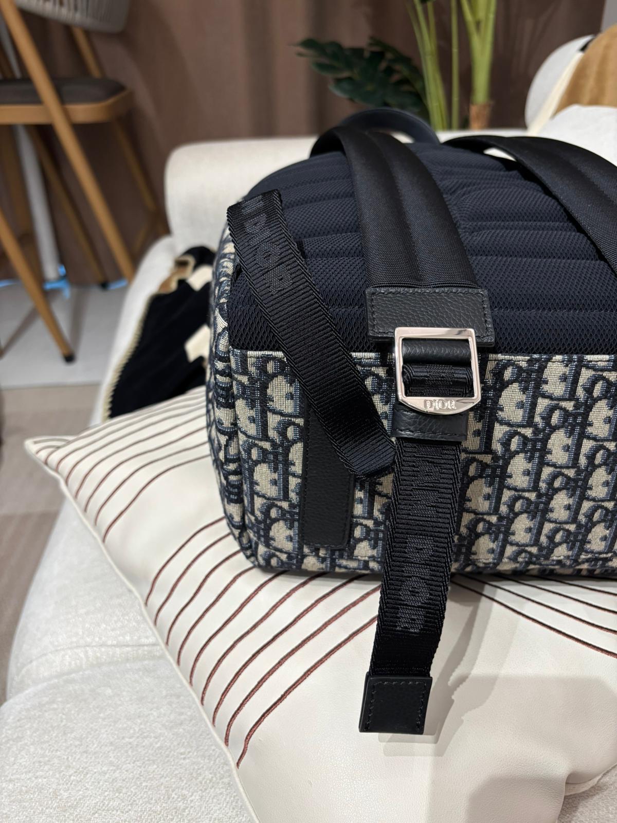 Dior Rider Oblique Backpack 100%Authentic, 98%New ✅收據✅ certificate✅Dust bag